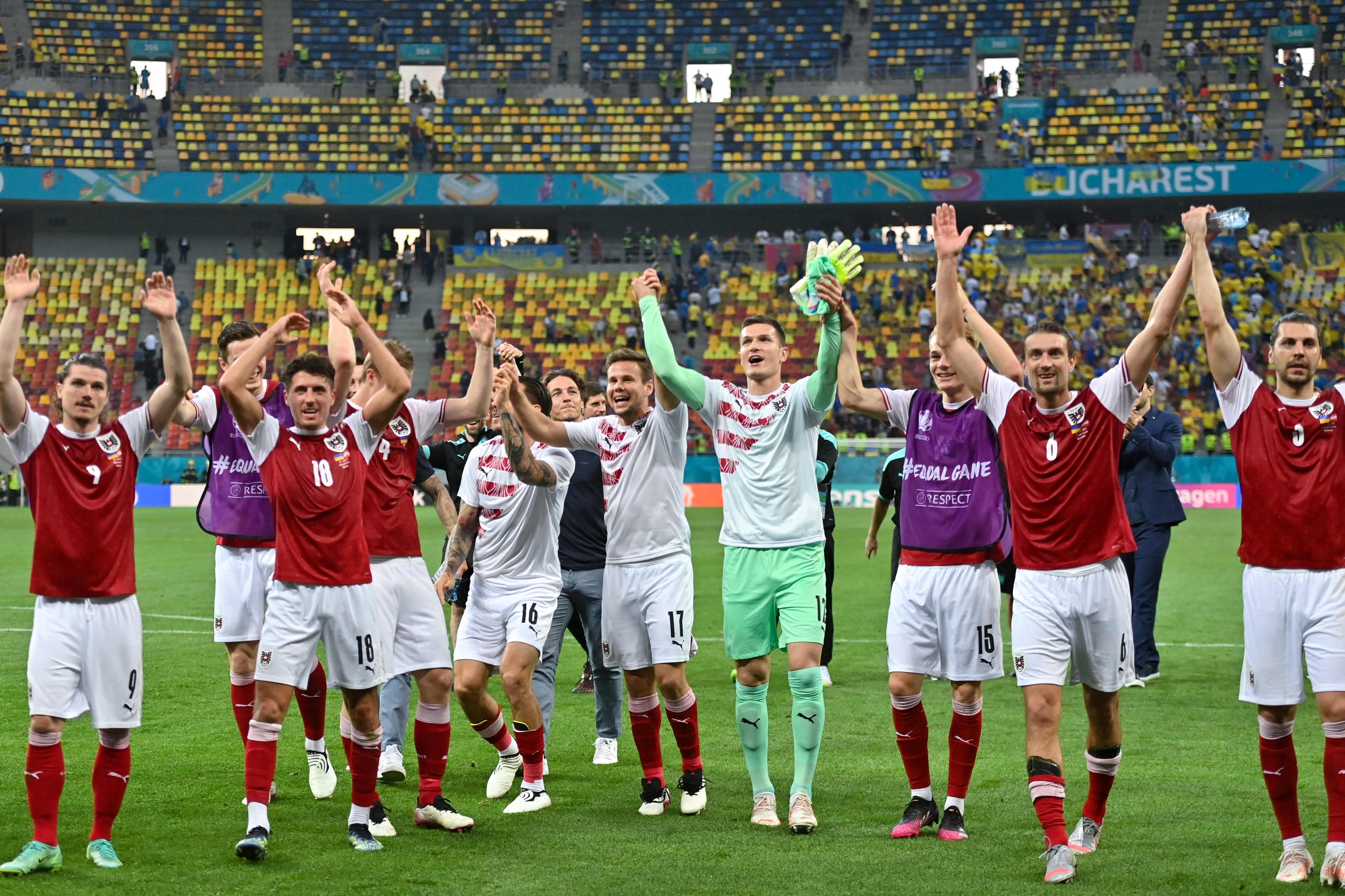 Timnas Austria merayakan keberhasilan mereka mengalahkan Ukraina di laga Piala Eropa.