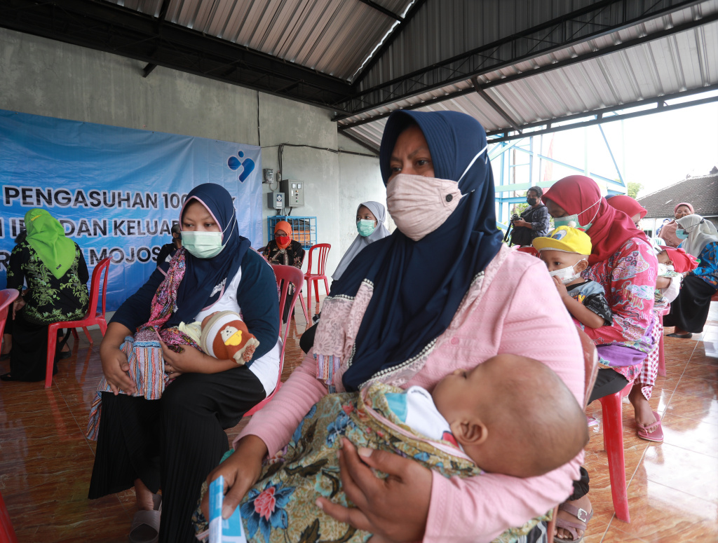 Sejumlah ibu mengikuti sosialisasi terkait stunting di Kota Surakarta, Jawa Tengah