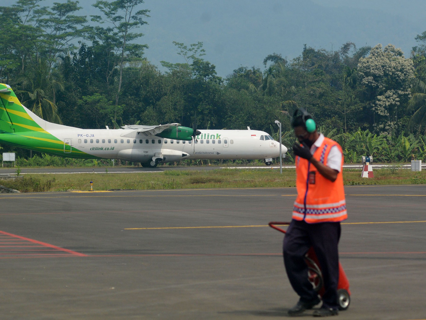 Pesawat ATR 72-600 milik Citilink landing dan take off dengan baik di Bandara Jenderal Besar Soedirman (JBS) pada Selasa (1/6).