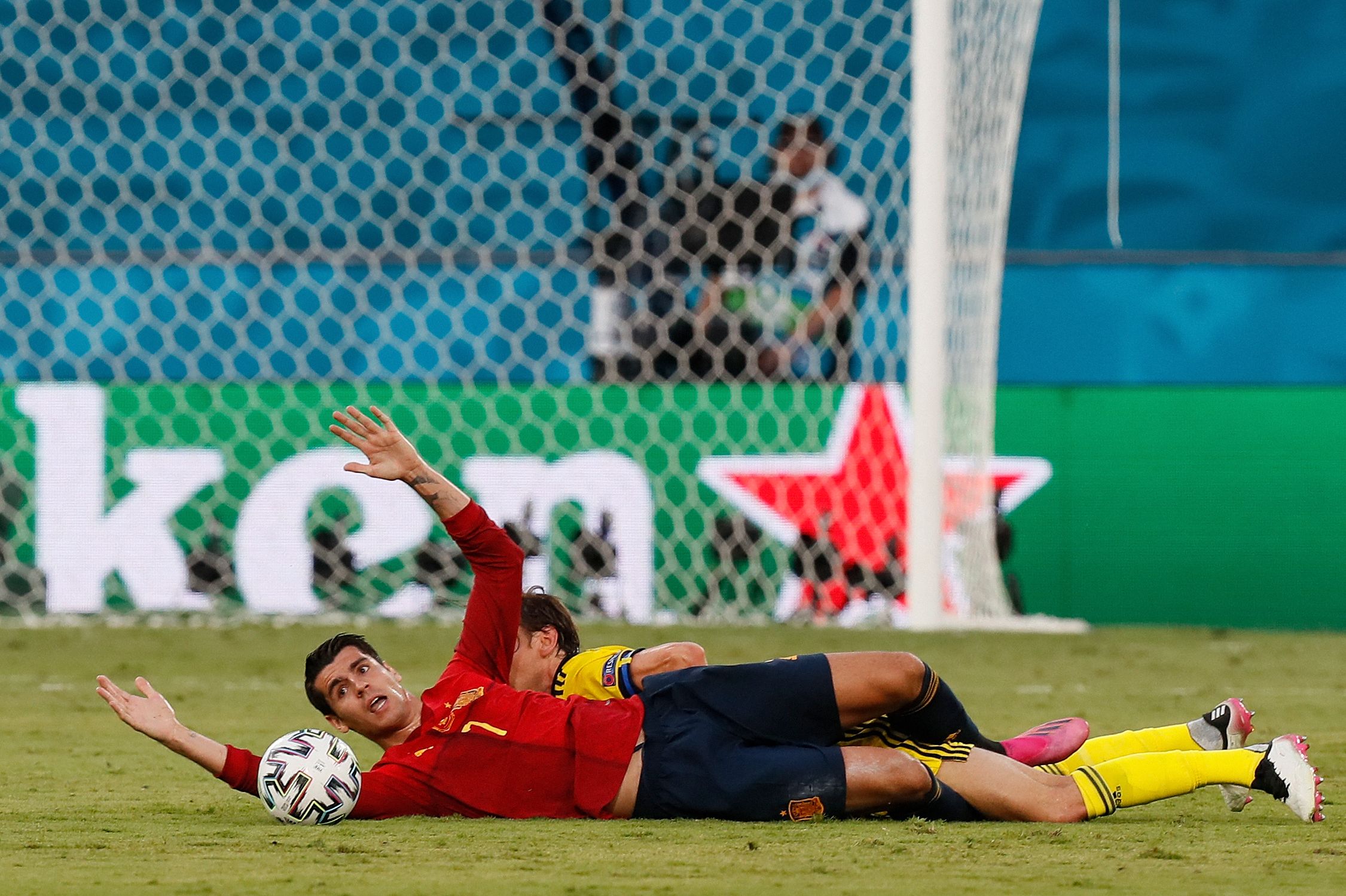 Penyerang Spanyol Alvaro Morata saat melawan Swedia