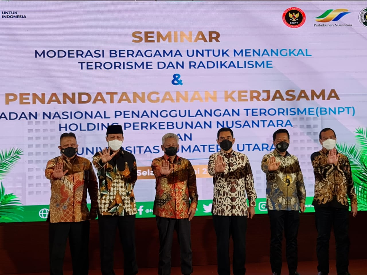 BNPT, PTPN dan USU menandatangani kerjasama pencegahan radikasme dan terorisme, di Jakarta, Selasa (15/6)