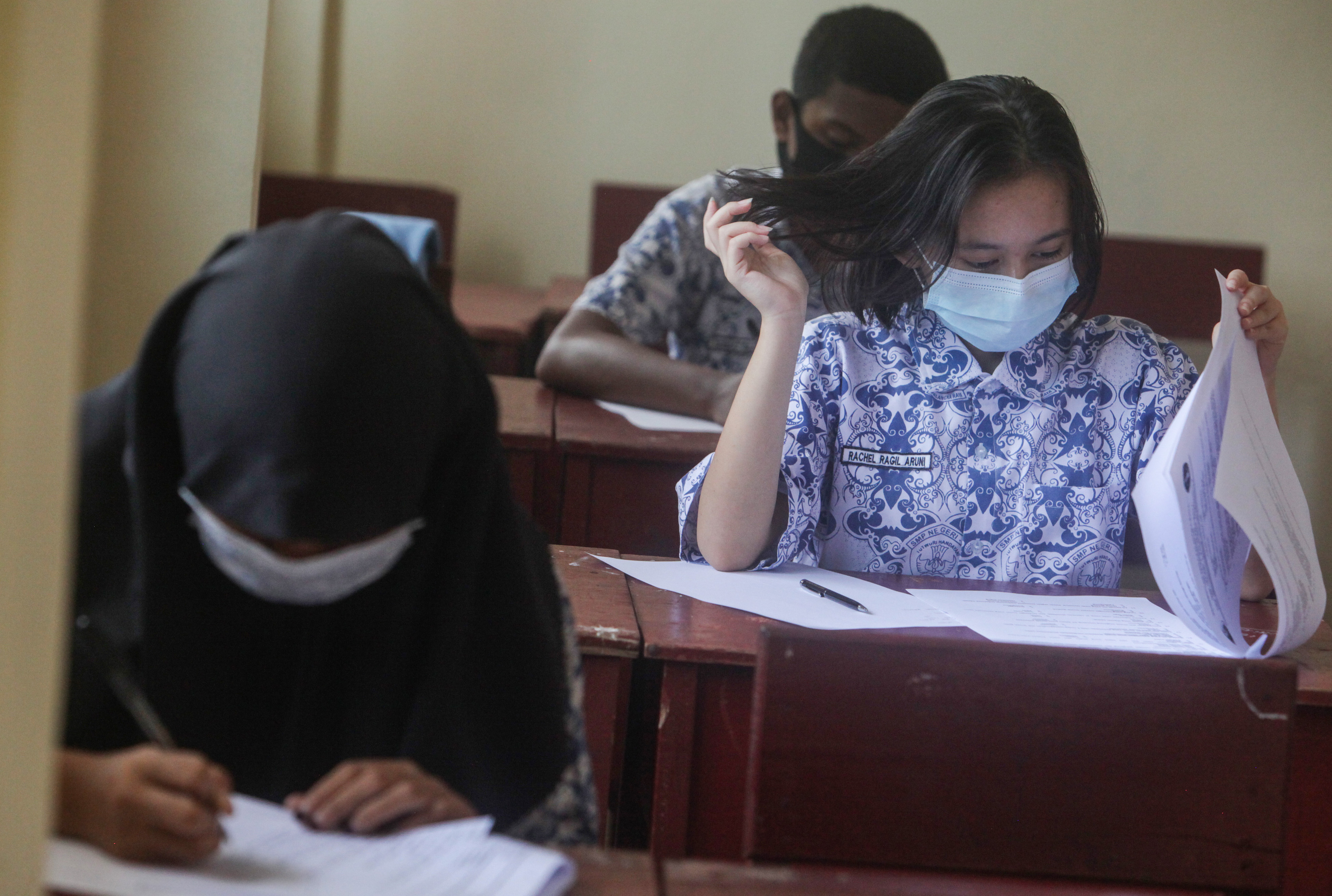 Sejumlah pelajar di Kalimantan Tengah tengah mengikuti ujian akhir sekolah 