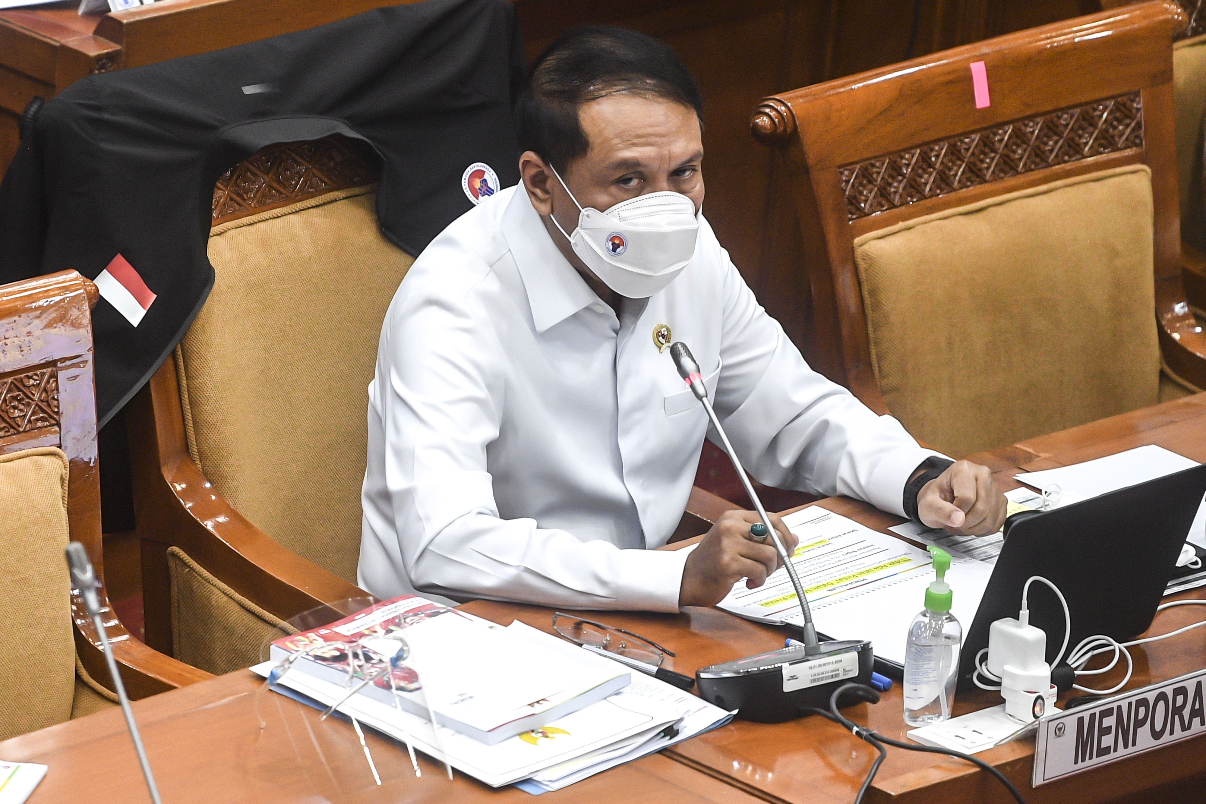 Menpora Zainudin Amali saat mengikuti rapat kerja dengan Komisi X DPR RI.