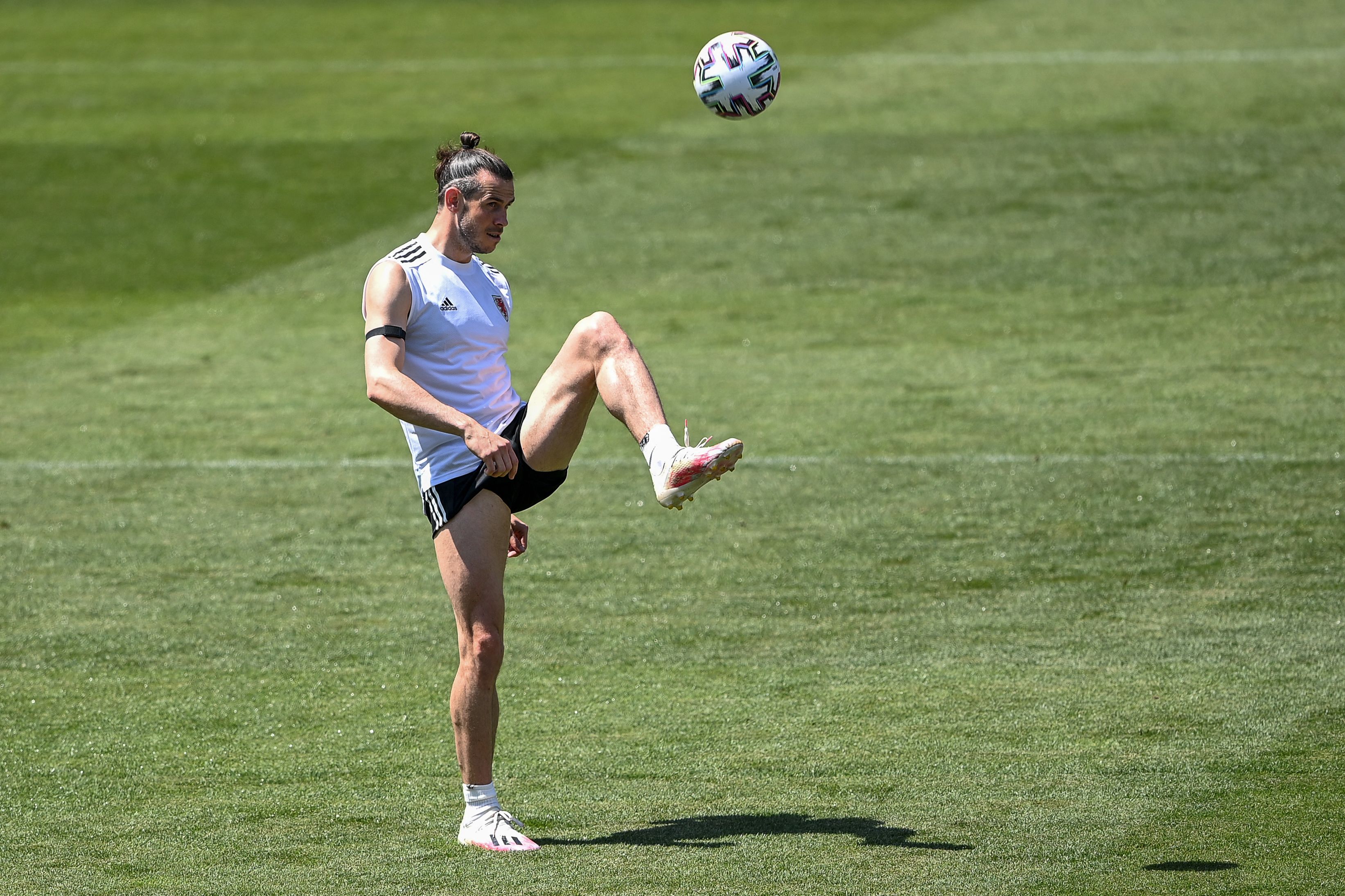 Kapten timnas Wales Gareth Bale berlatih menjelang laga melawan Turki di ajang Piala Eropa.