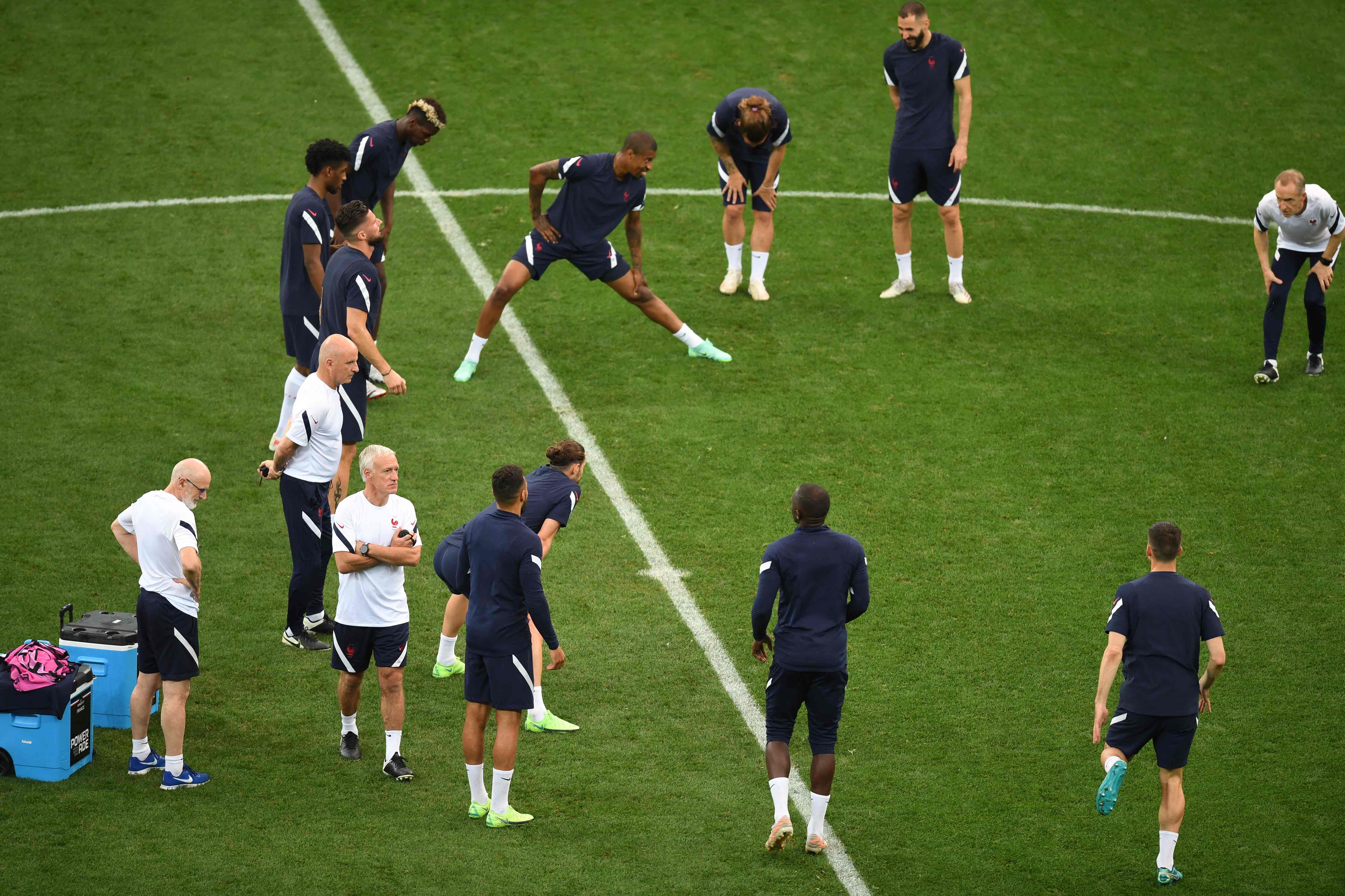 Para pemain Prancis berlatih menjelang laga Piala Eropa 2020 melawan Swiss.