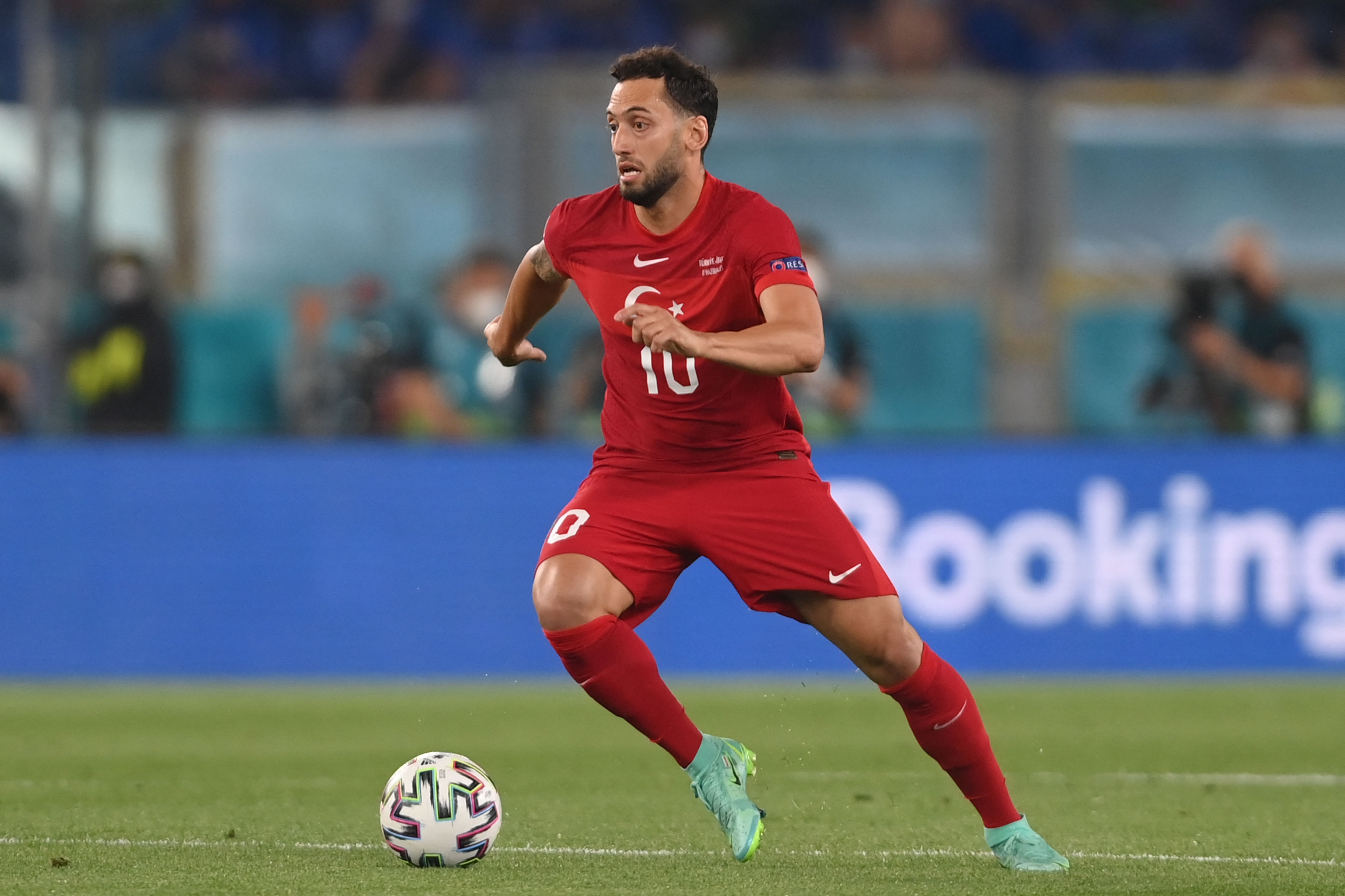 Gelandang timnas Turki Hakan Calhanoglu