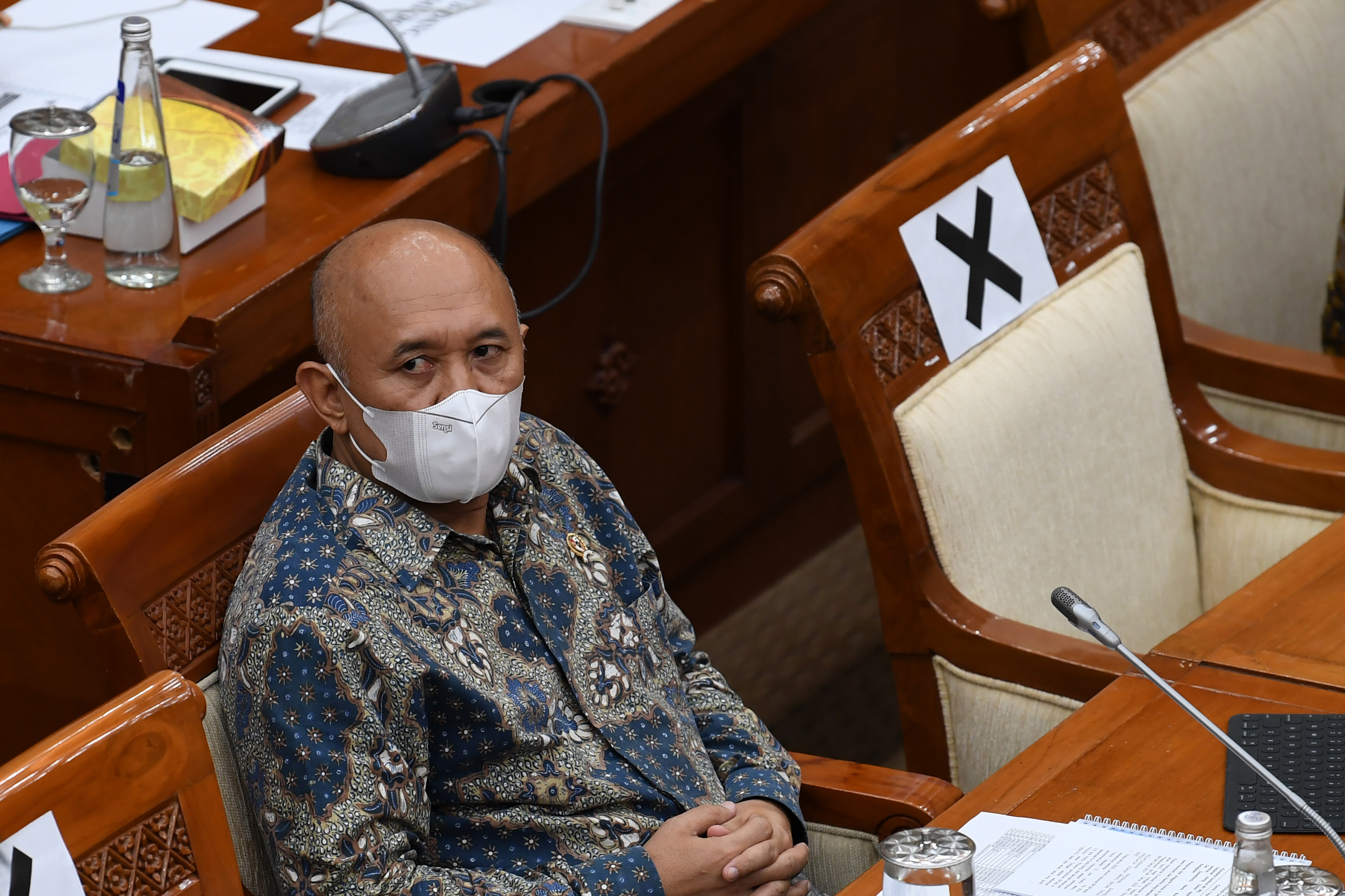 Menteri Koperasi dan UKM Teten Masduki mengikuti rapat kerja dengan Komisi VI DPR.