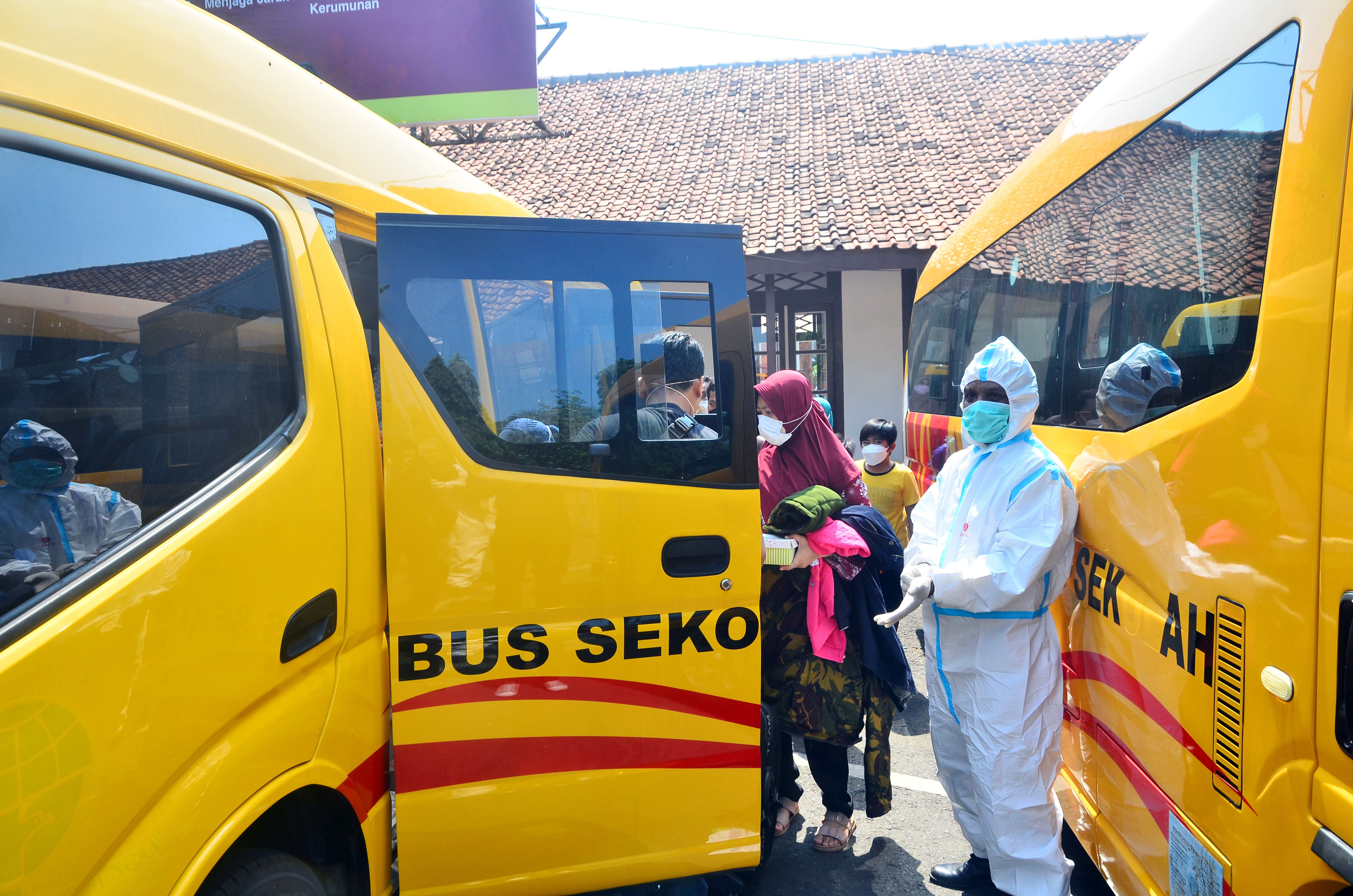 Evakuasi pasien covid-19