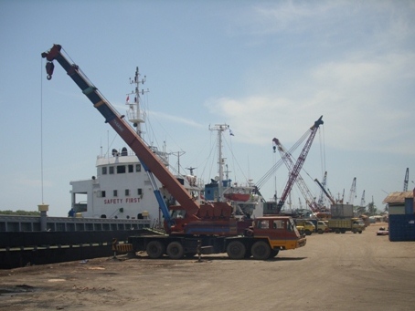 Pelabuhan Pangkal Balam, Bangka Belitung. 