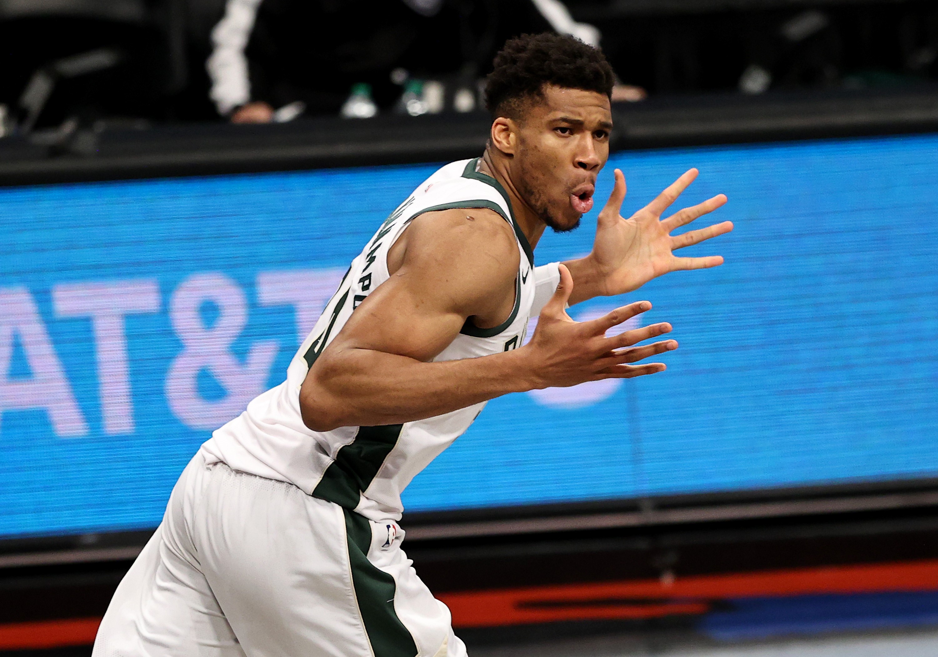 Pemain Milwaukee Bucks Giannis Antetokounmpo