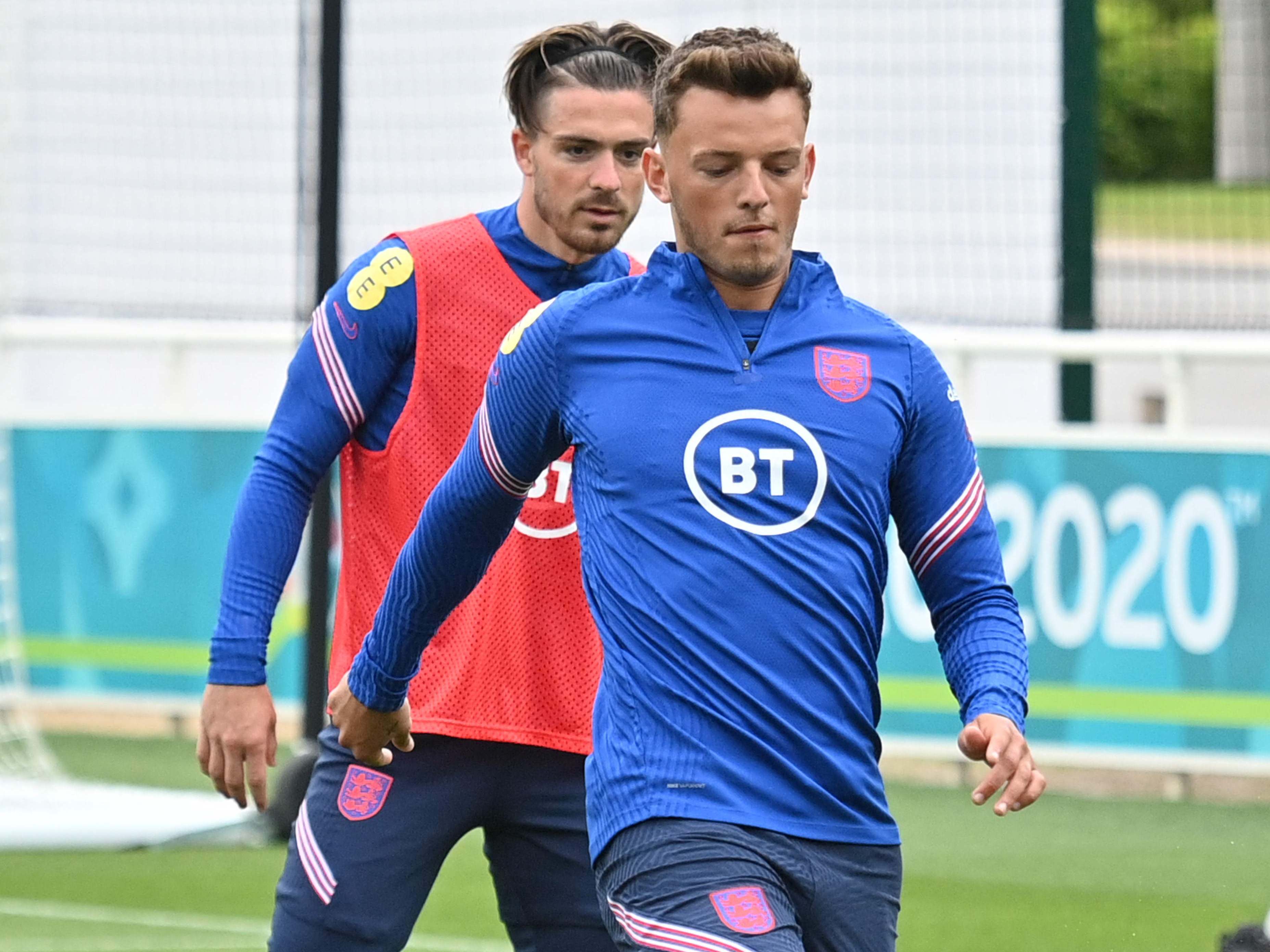 Manchester United Lirik Ben White