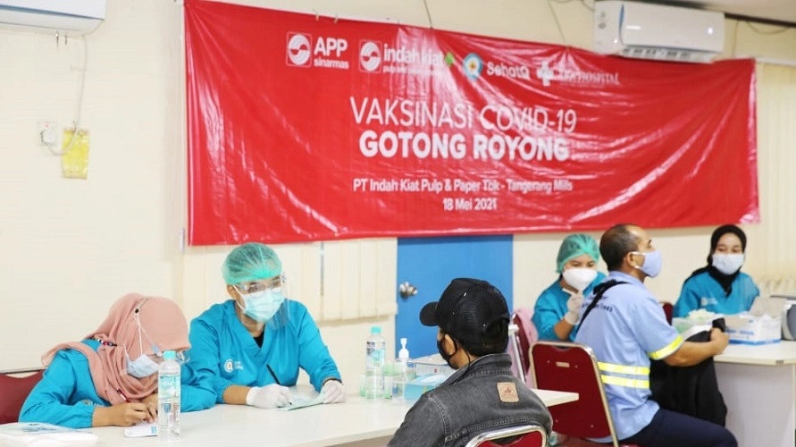 SehatQ memberikan layanan antara lain melalui nakes sebagai vaksinator dalam Vaksin Gotong Royong.