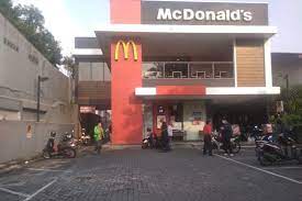 Tutup Sementara, BTS Meal Sebabkan McDonald's Kena Sanksi