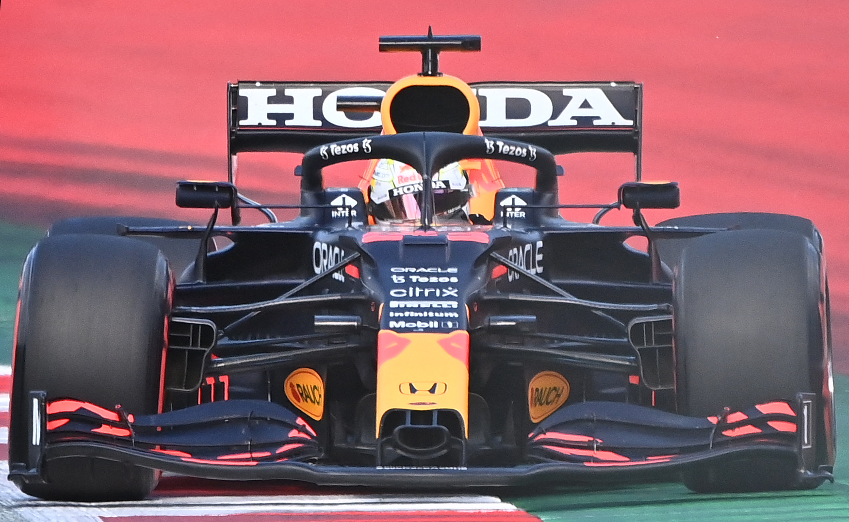 Bos Mercedes sebut Mobil Red Bull Lebih Cepat