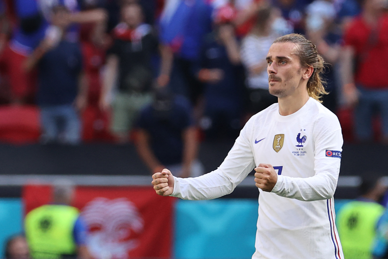 Penyerang timnas Prancis Antoine Griezmann melakukan selebrasi setelah mencetak gol ke gawang Hongaria di laga Piala Eropa.
