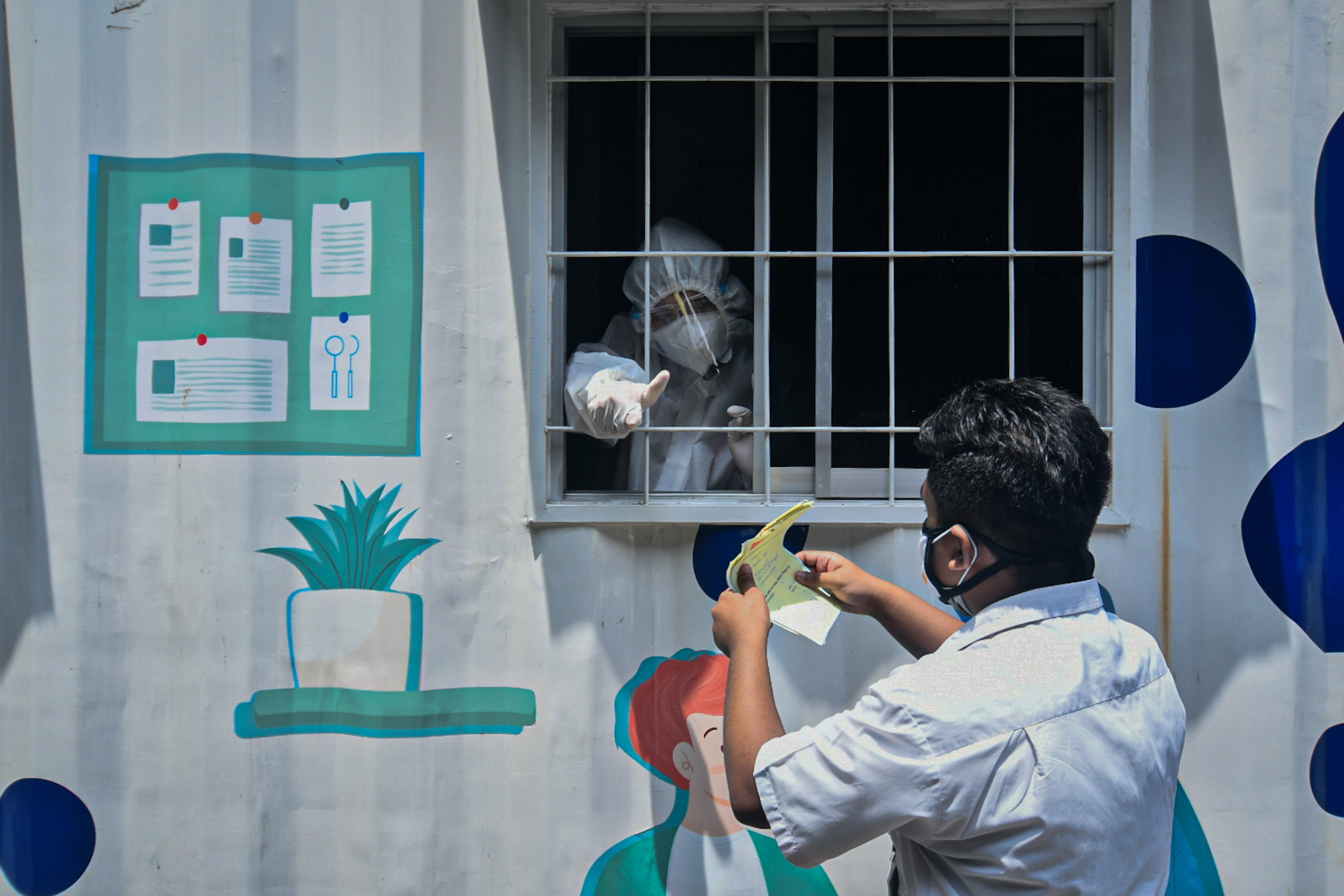 TES cepat antigen rutin dilakukan di kantor Badan Pengawasan Keuangan dan Pembangunan (BPKP). 