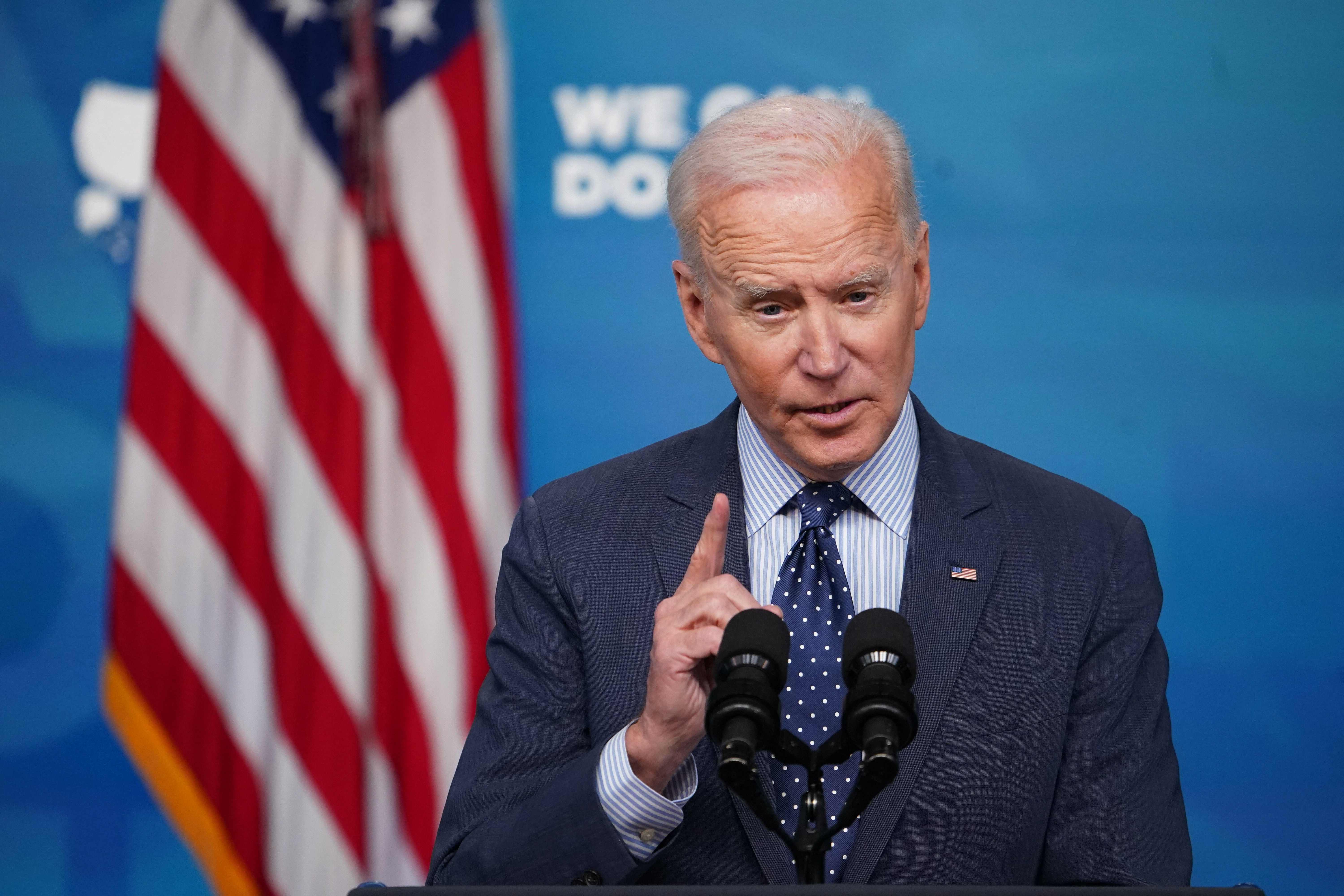 Biden Perluas Daftar Hitam Perusahaan Tiongkok