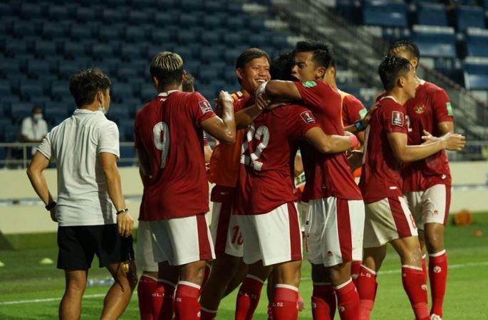 Para pemain timnas melakukan selebrasi usai mencetak gol ke gawang Thailand di laga Grup G Kualifikasi Piala Dunia 2022 zona Asia.