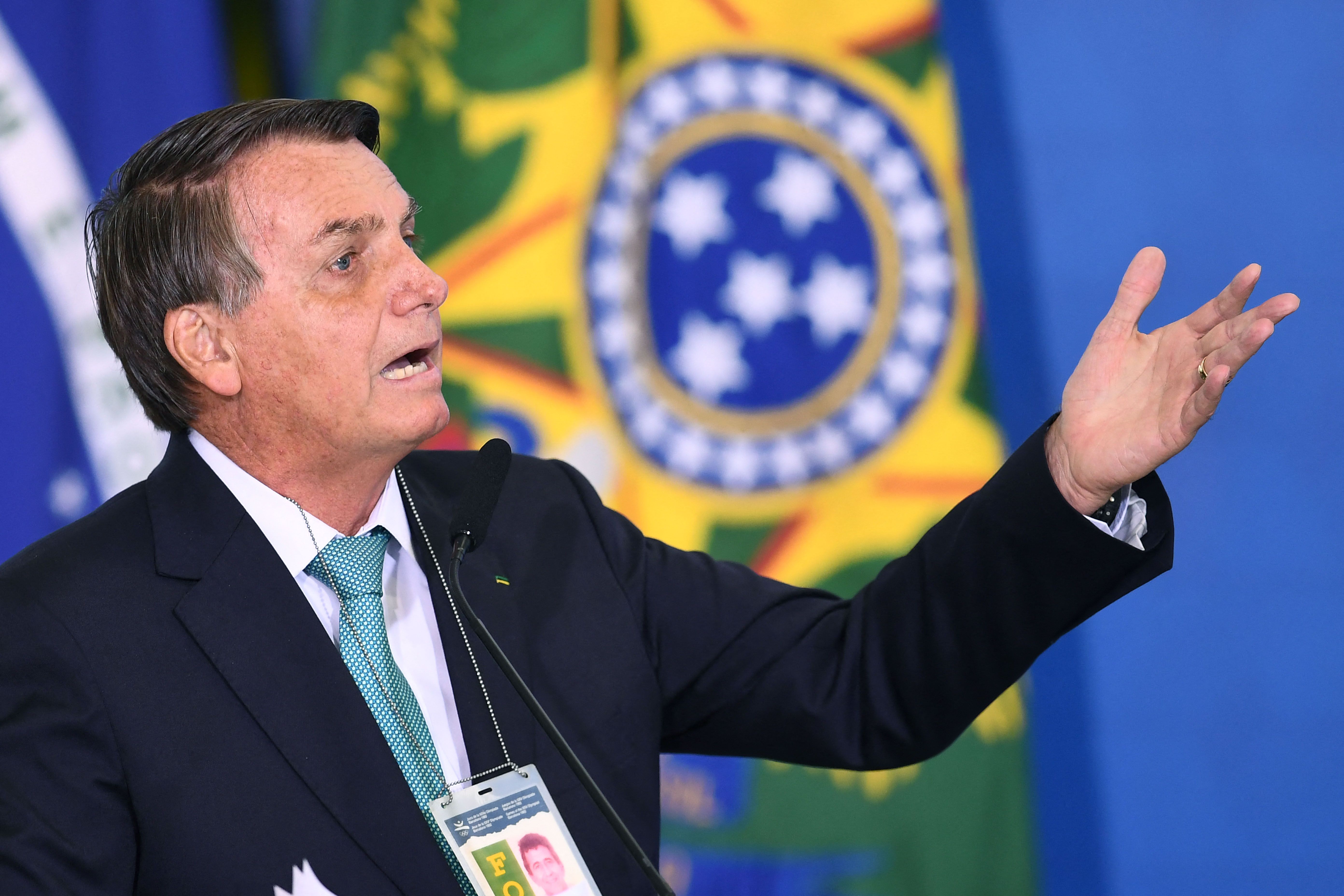 Diingatkan soal Masker, Presiden Brasil Jair Bolsonaro Malah Hardik Wartawan