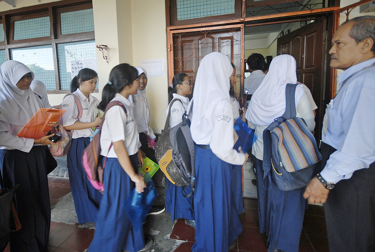 Ilustrasi--Suasana hari pertama ujian nasonal SMP di SMPN 3 Depok, Depok, Jawa Barat, 2016 lalu.