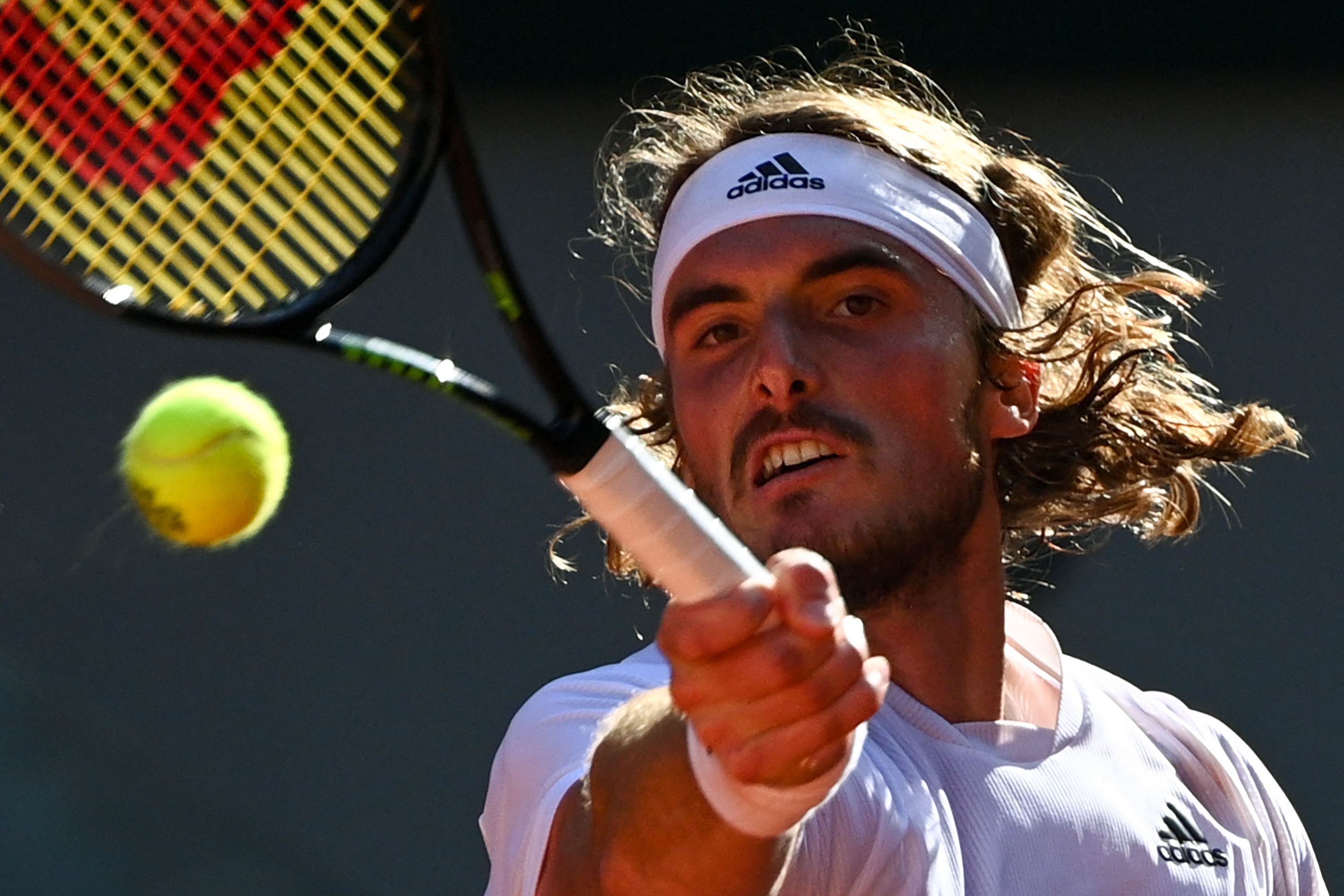 Taklukkan Zverev, Tsitsipas Masuk Final Grand Slam Pertamanya