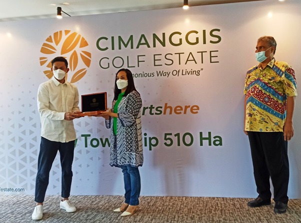 Serah terima unit hunan Cimanggis Golf Estate