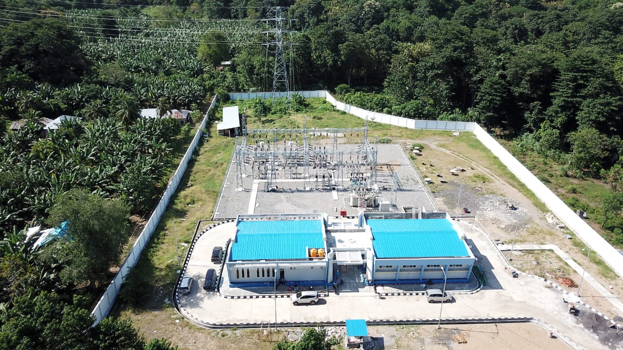 Gardu induk PLN di Borong, Manggarai Timur.