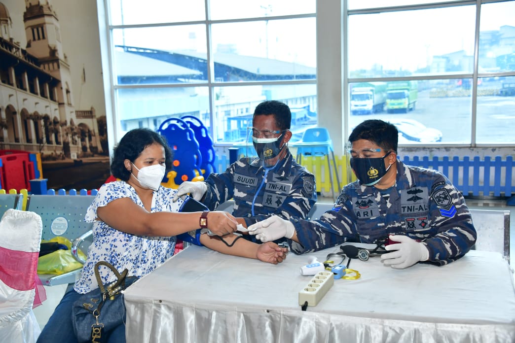Vaksinasi covid-19 yang dilakukan TNI AL.