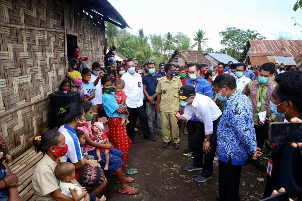 Kepala BKKBN Hasto Wardoyo mengunjungi daerah yang rawan stunting.