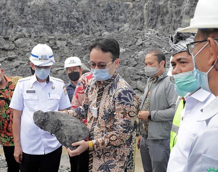 Wamendag Jerry Sambuaga saat kunjungan ke Pulau Buton, Sulawesi Tenggara.