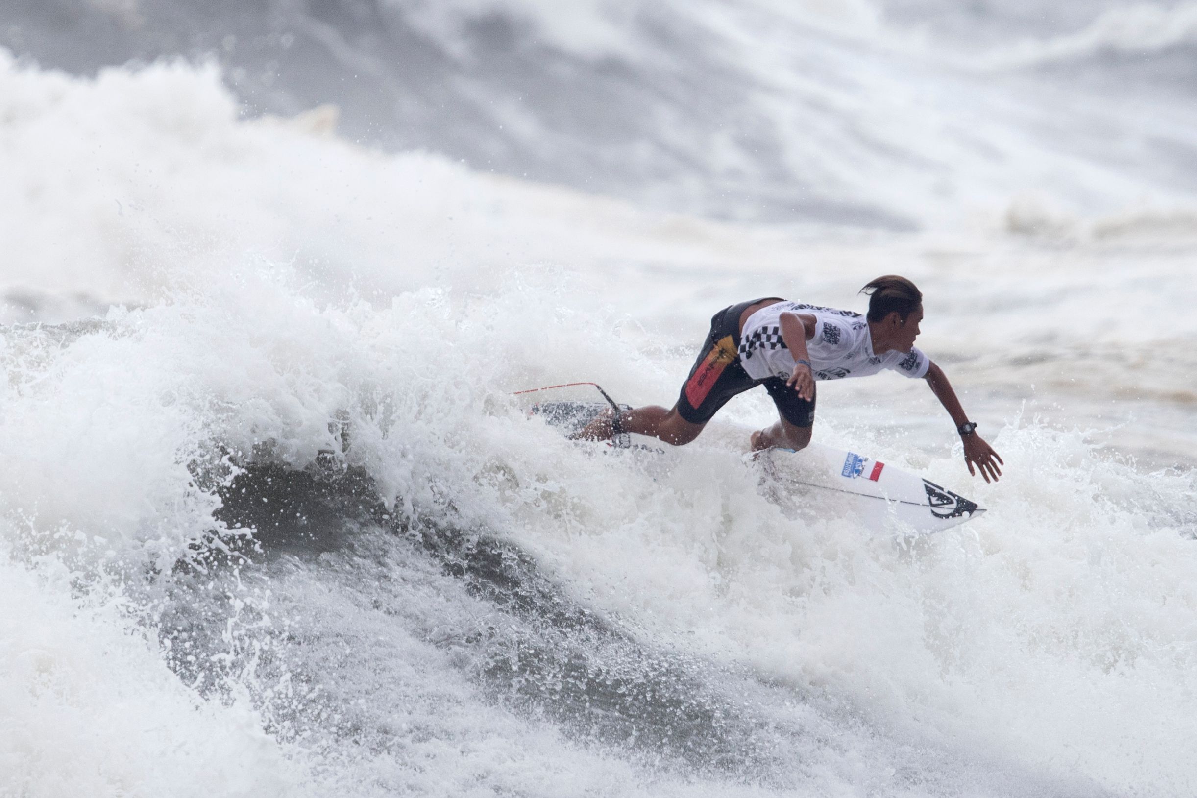 Peselancar Indonesia Rio Waida meraih tiket ke Olimpiade Tokyo 2020.