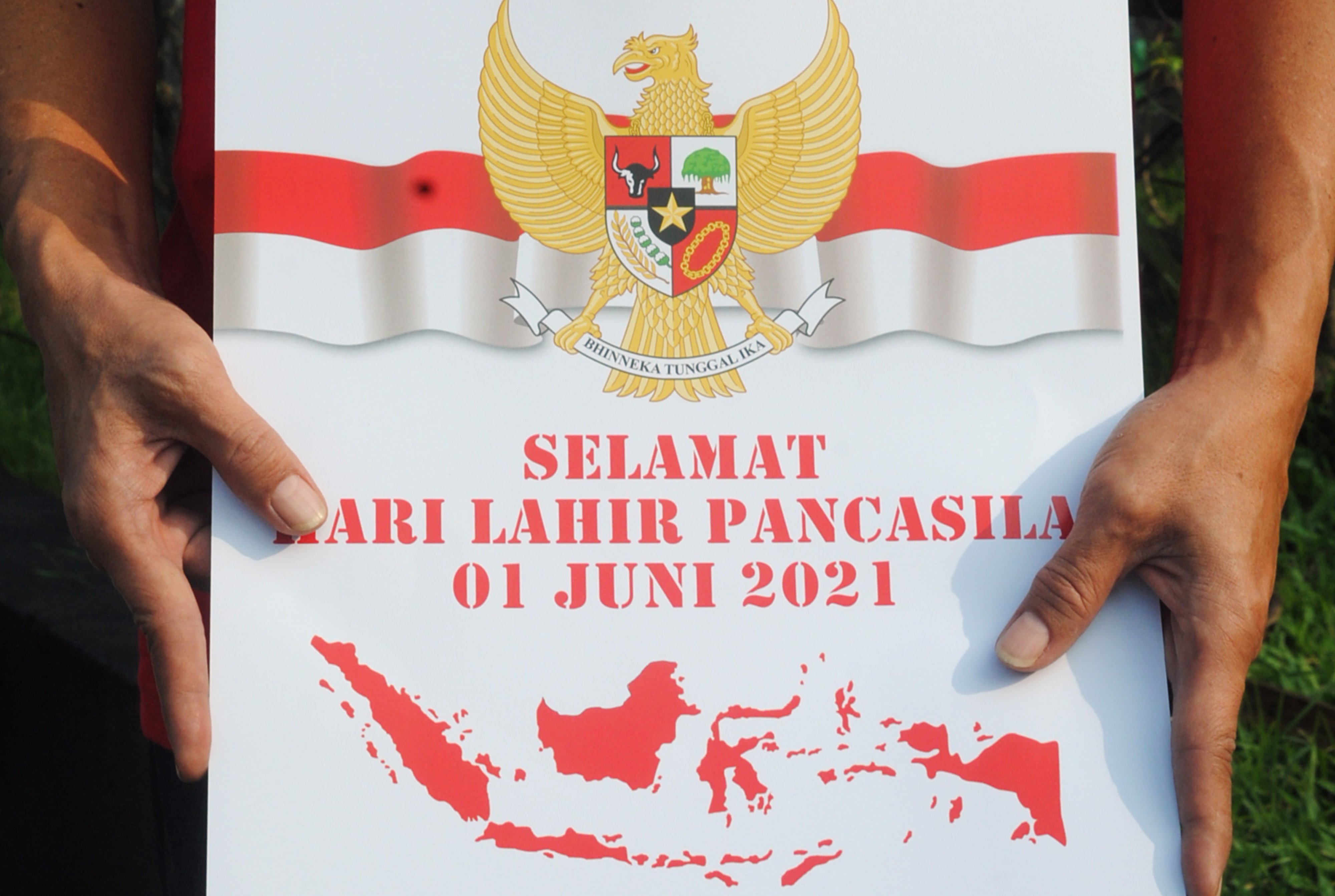Usir Radikalisme dan Terorisme dengan Membumikan Pancasila