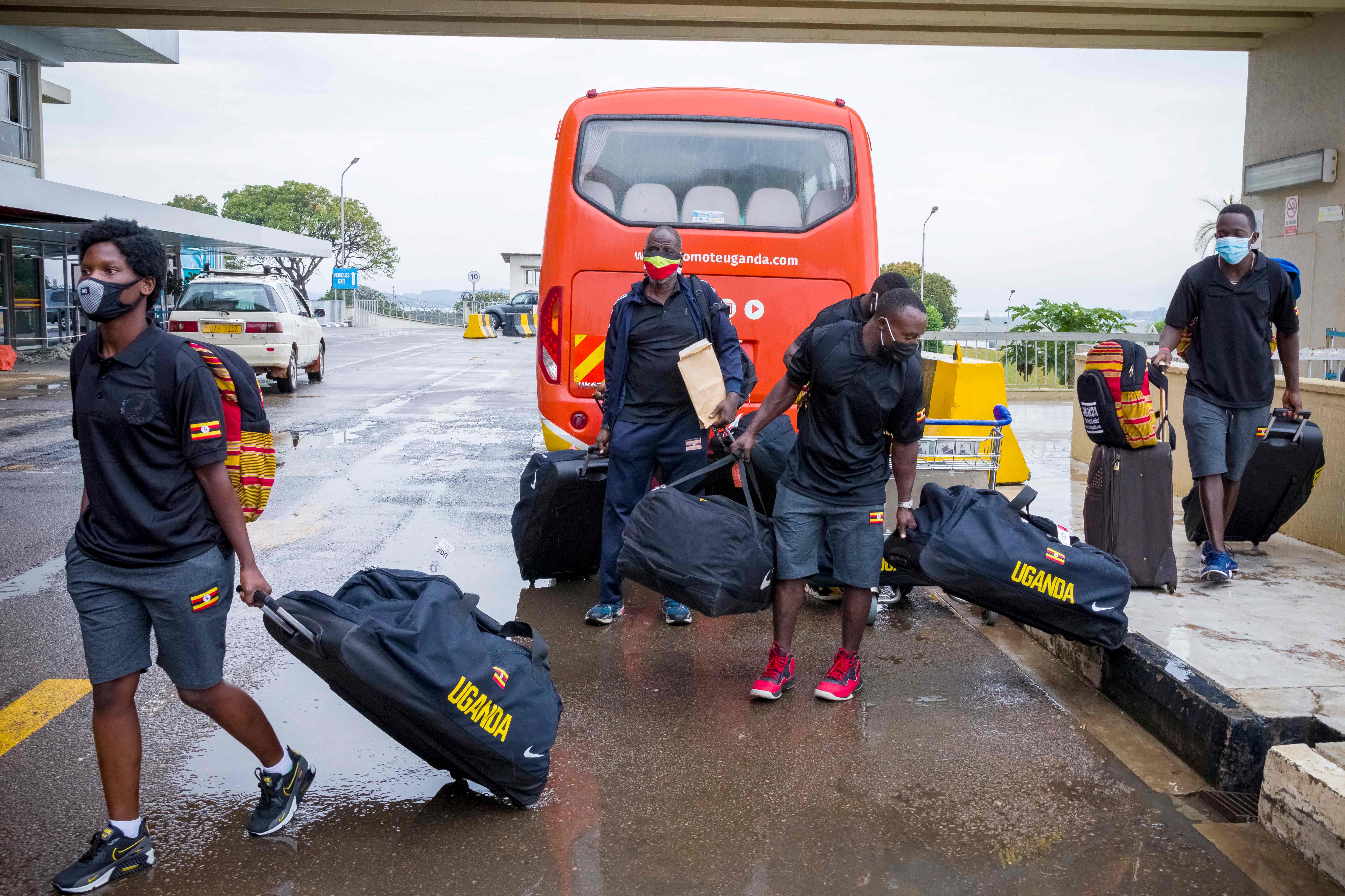 Kontingen Olimpiade Uganda bertolak dari Bandara Internasional Entebbe di Wakiso, Uganda.