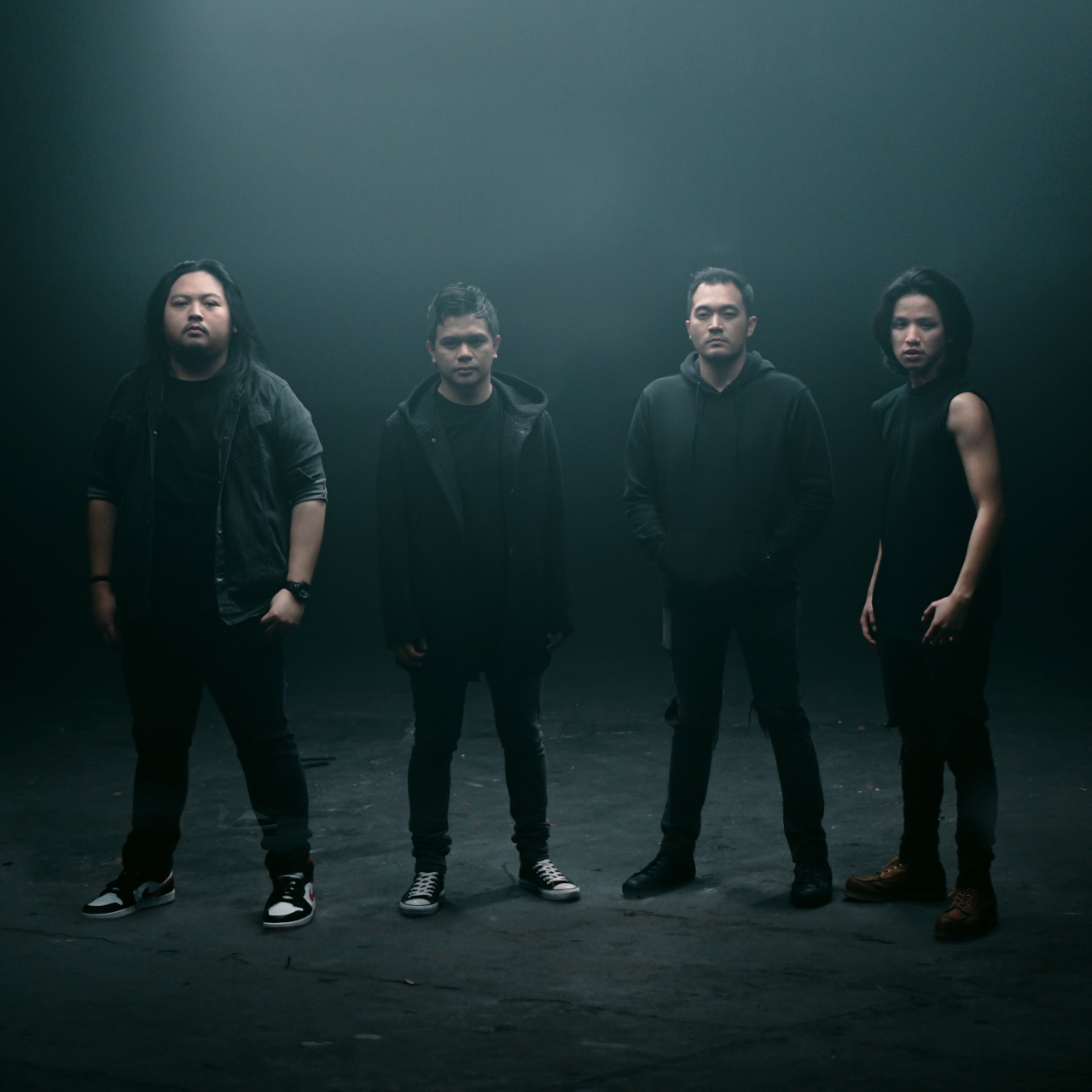  Goodtimes yang beranggotakan Yai Item (gitar), Gilang Prass (drum), Dea Arya Pramesti atau Bamba (vokalis) deilengkapi Ray Prasetya.