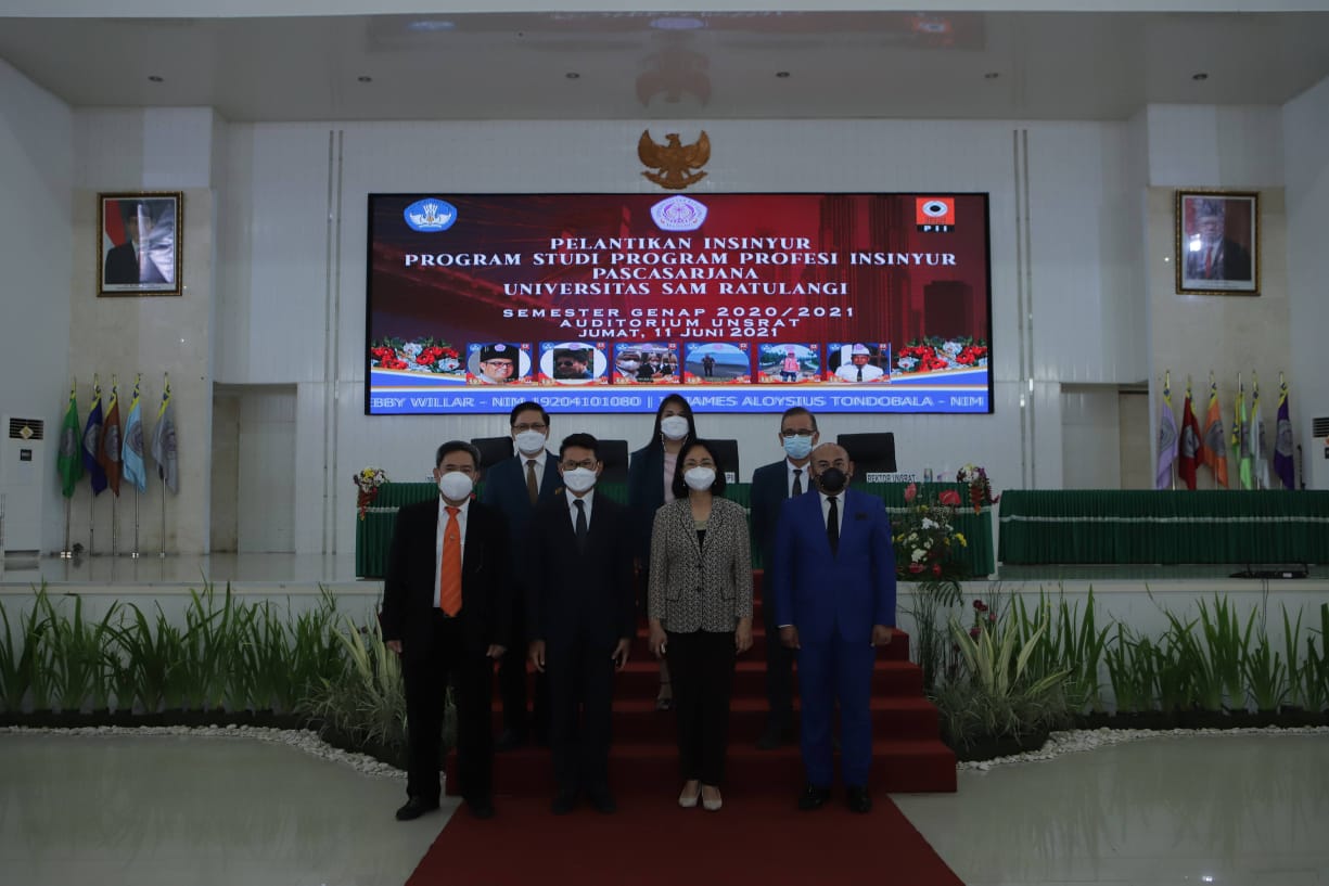 Pelantikan insinyur di Universitas Sam Ratulangi