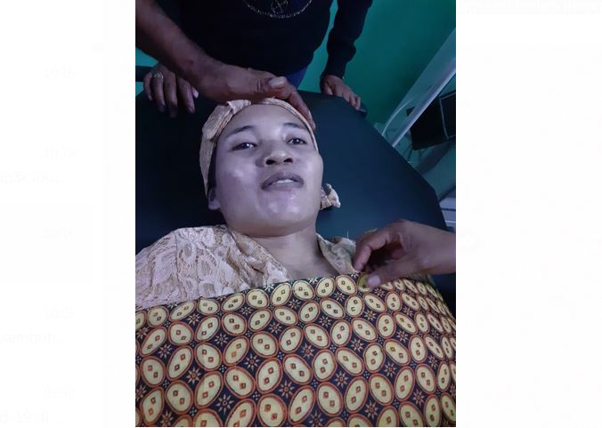 Mendiang Rovina Gamur