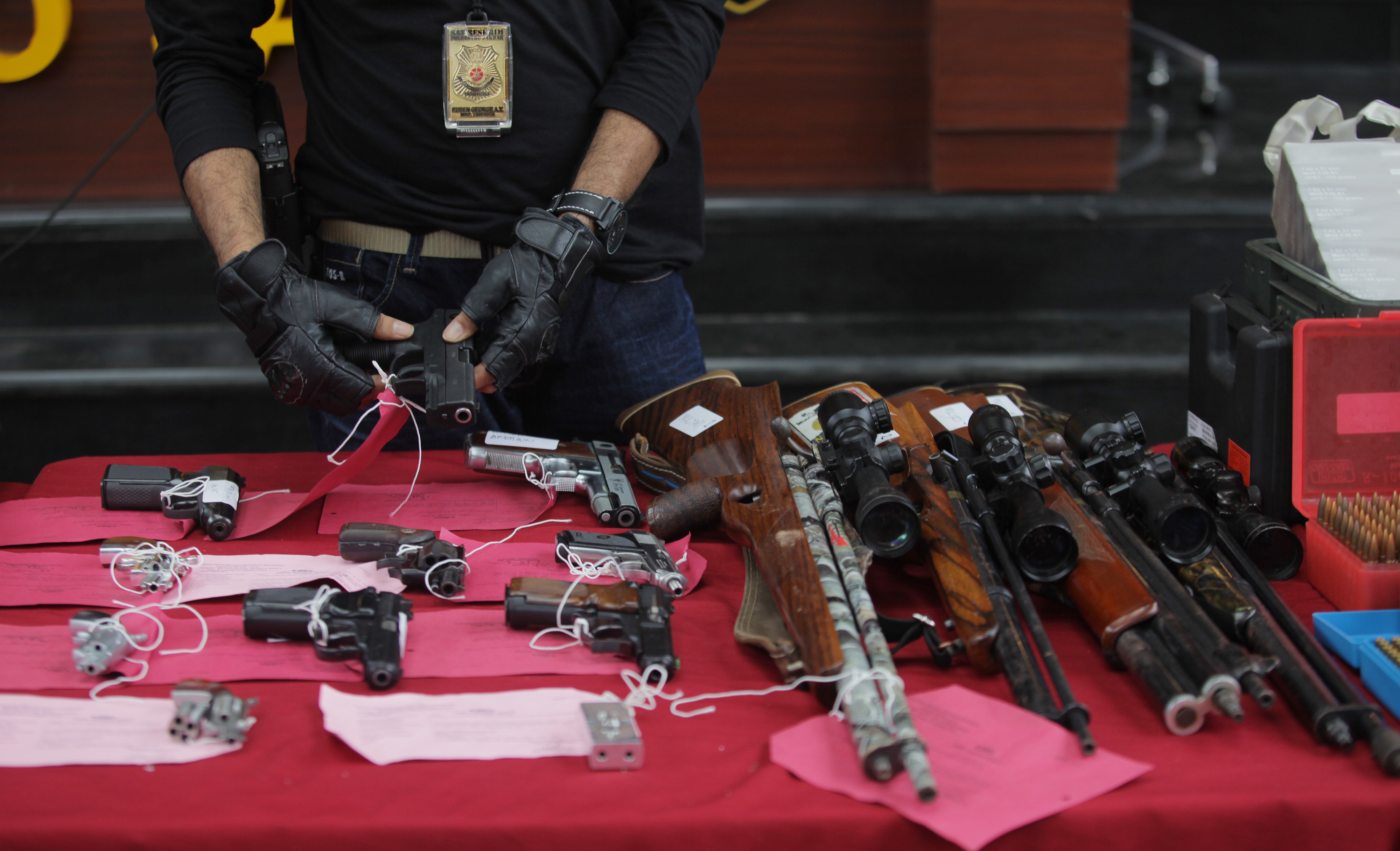 Ketua DPRD Kab Tolikara Diduga Danai Pasokan Senpi KKB