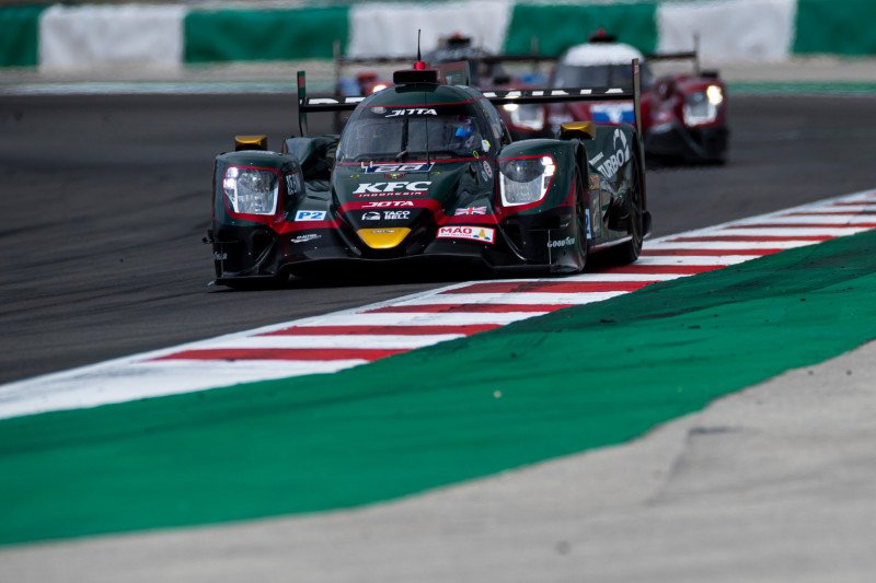 Kendaraan tim JOTA #28 pada balapan di 8 Hours FIA World Endurance Championship (WEC) LMP2 di Portimao, Portugal, Minggu (13/6/2021).