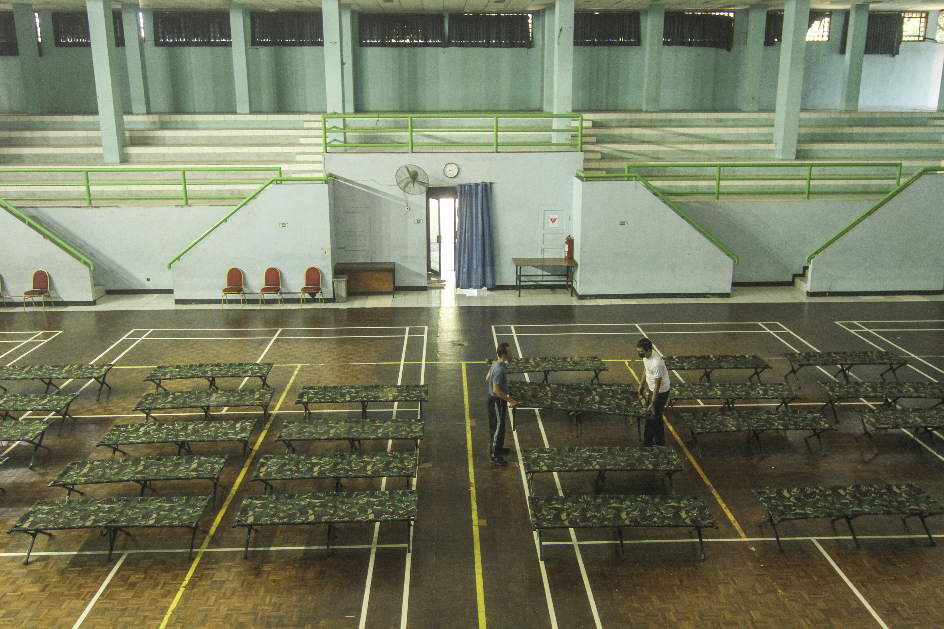 GOR Cipayung untuk tempat isolasi