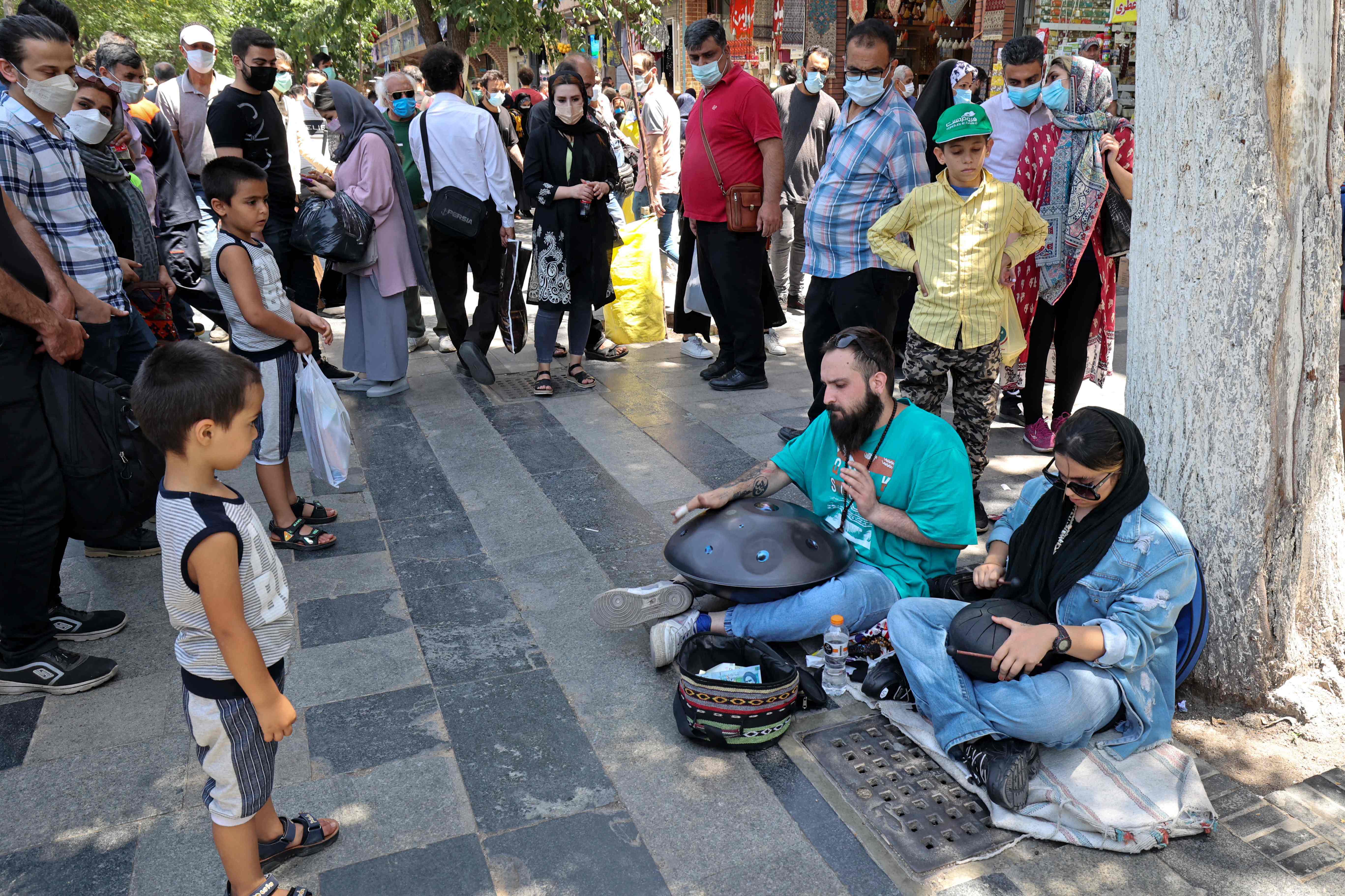 Pilpres Iran di Mata Rakyatnya yang Terlilit Krisis Ekonomi