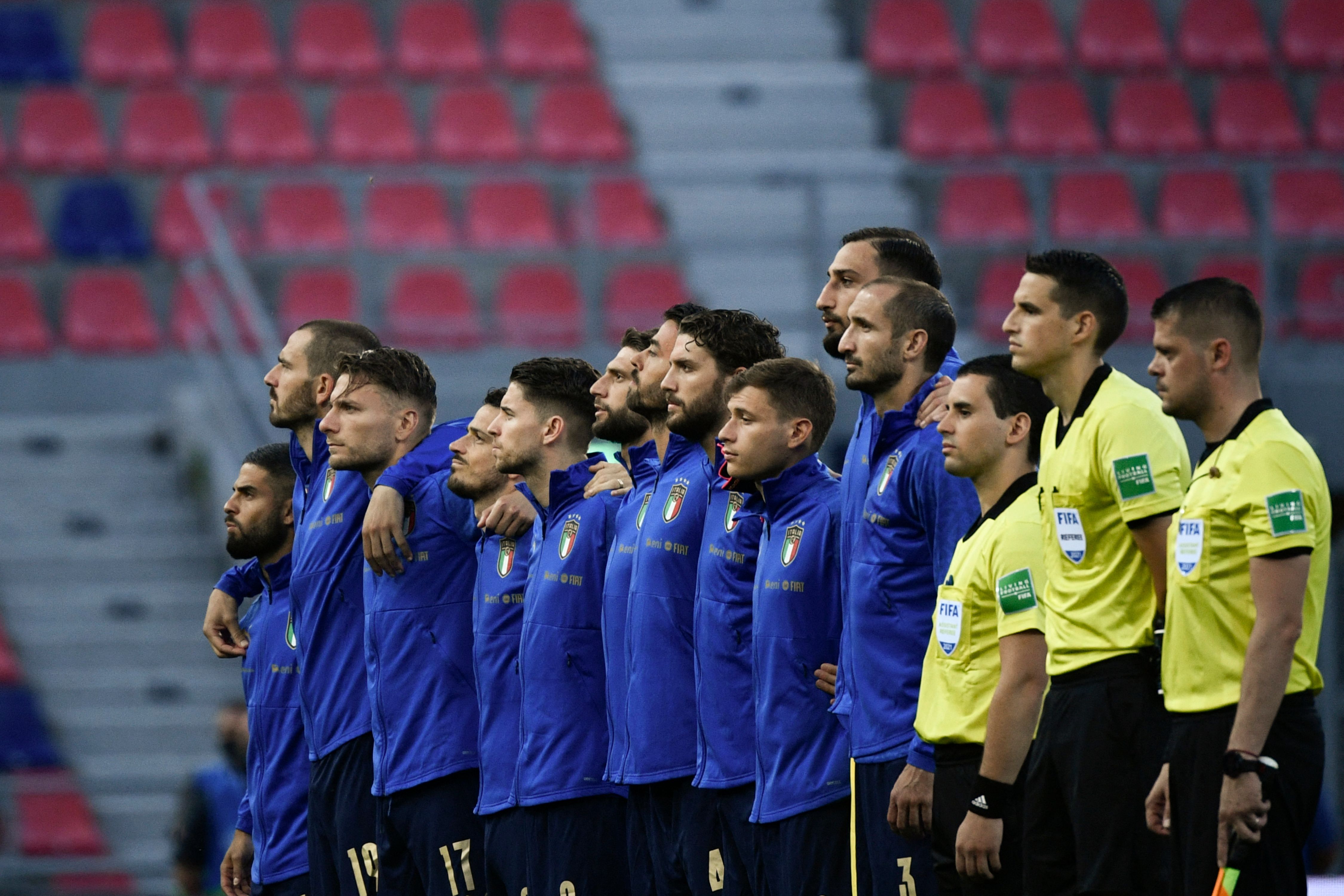 Timnas italia saat laga persahabatan dengan timnas Republik Ceko di Stadion Renato-Dall'Ara, Bologna, Italia, Jumat (4/6) lalu.