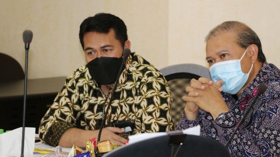 Konsul Haji KJRI Jeddah Endang Jumali (kiri) bersama Konjen RI di Jeddah, Arab Saudi.