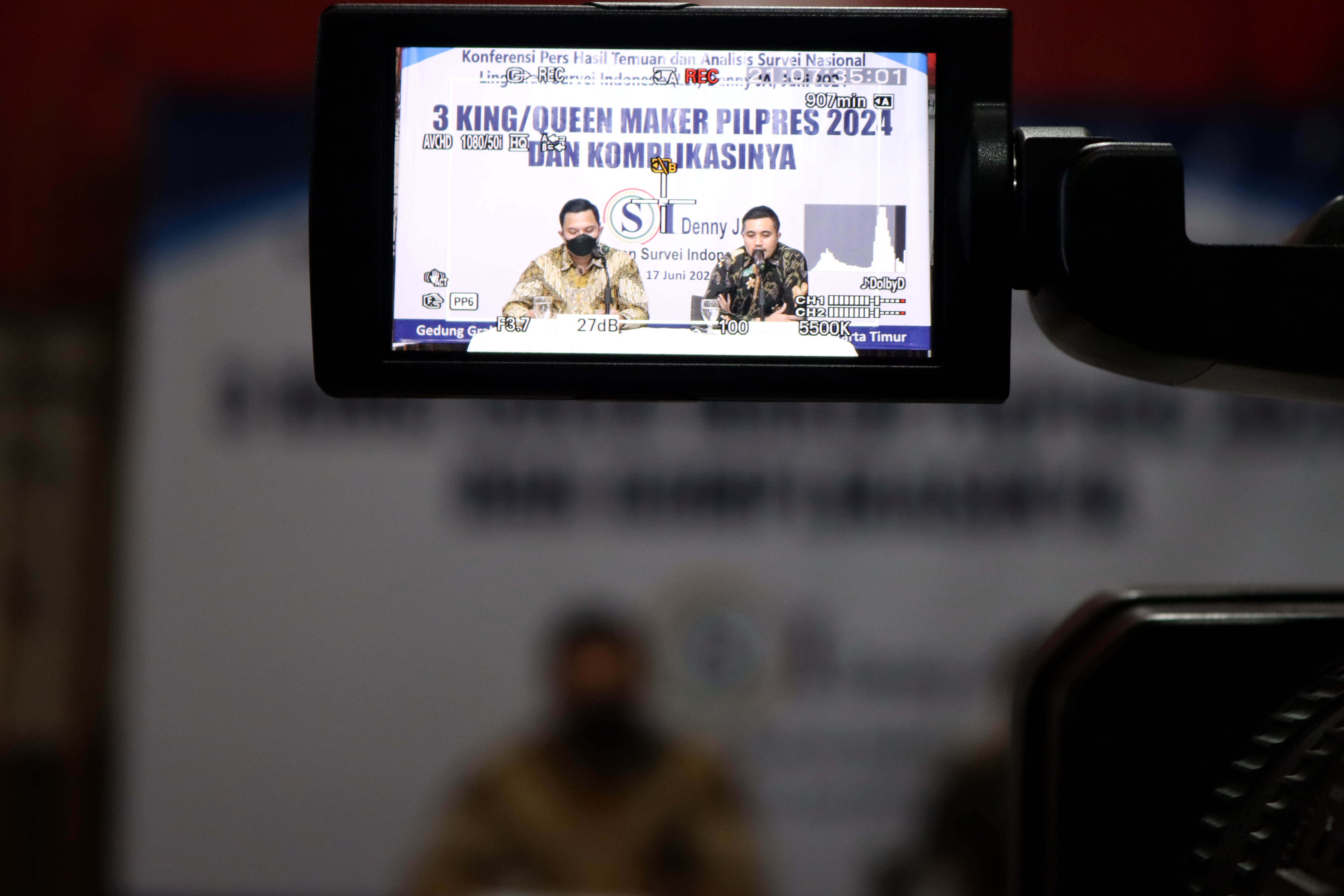 LSI Denny JA: Demi Partai, Megawati Harusnya Pilih Ganjar Daripada Puan