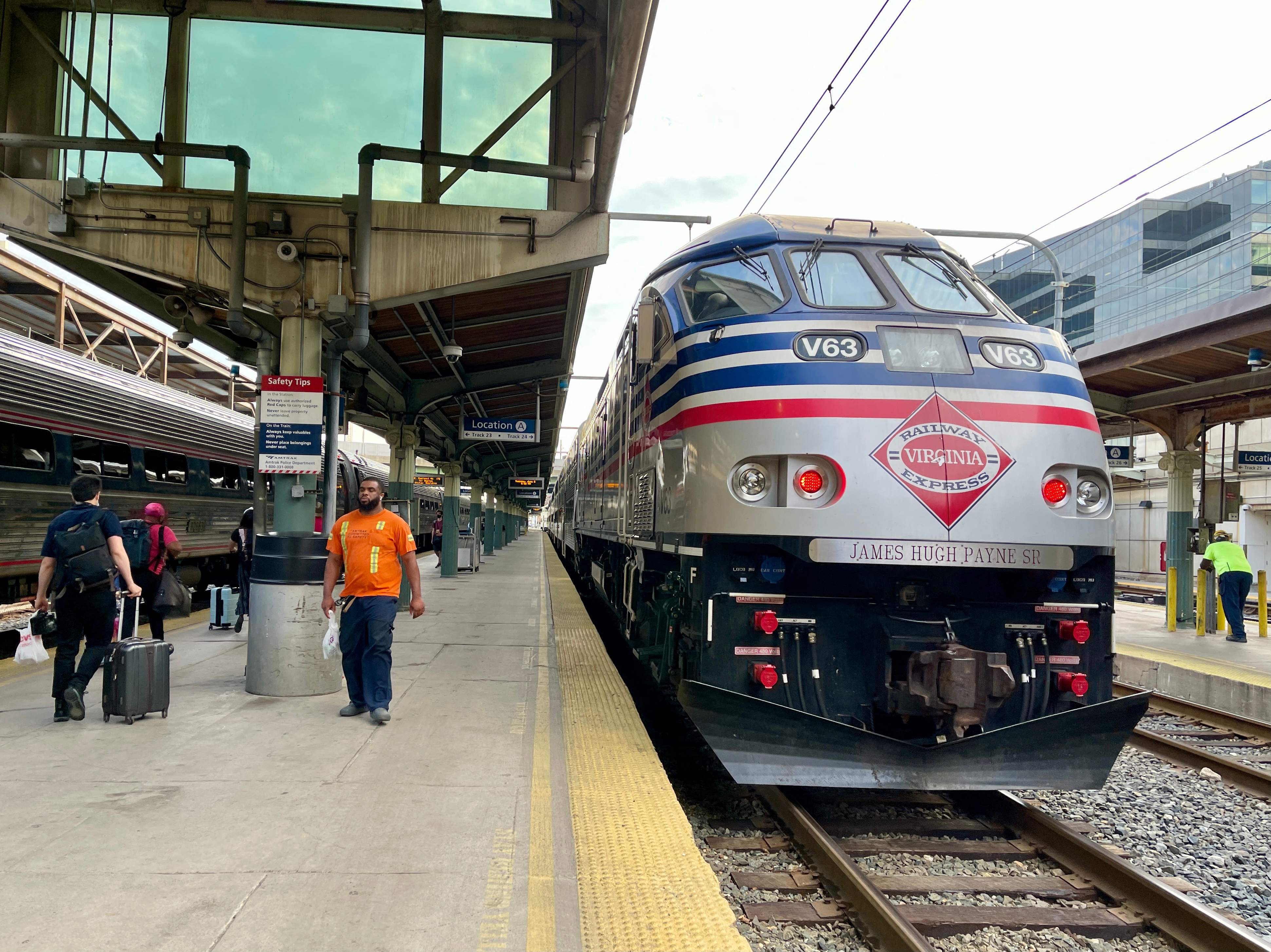 Pelancong AS Tak Perlu Pakai Masker di Hub Transit Luar Ruangan