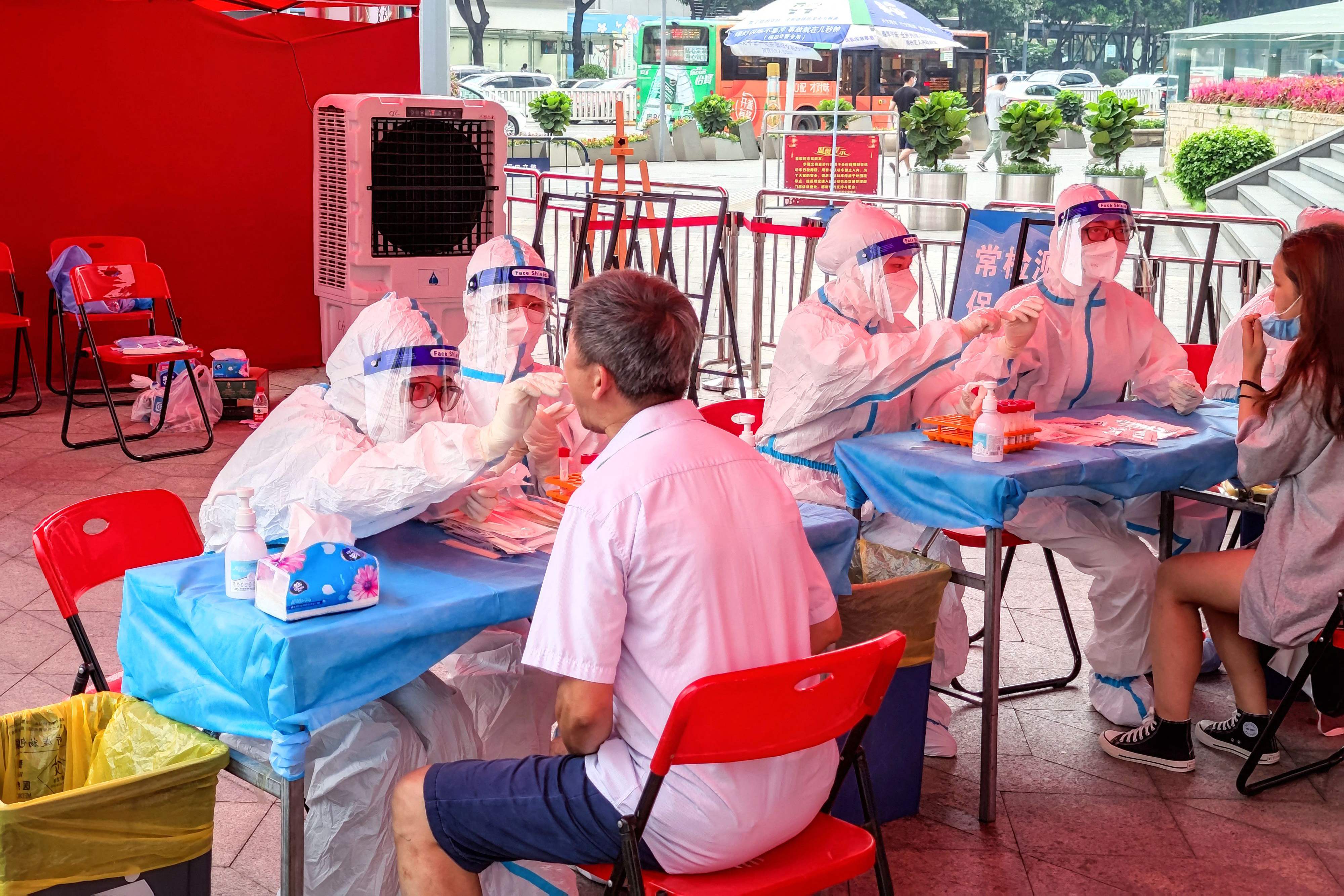 Tiongkok Undang Warga Taiwan Datang untuk Vaksinasi Covid-19