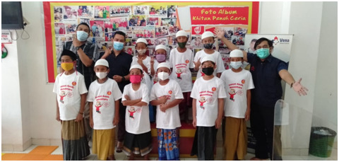 Salah satu kegiatan sunatan massal. 