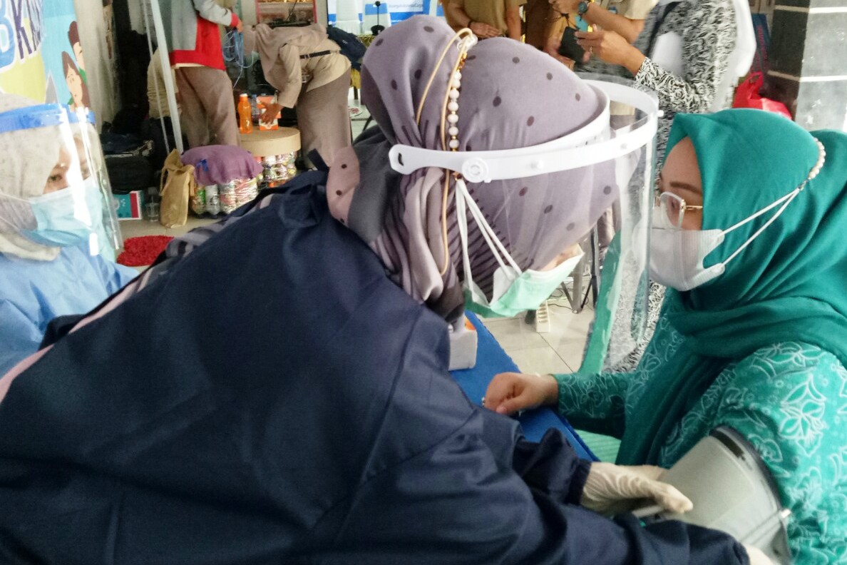 Vaksinasi ibu hamil dan menyusui pada Harganas di Babel.