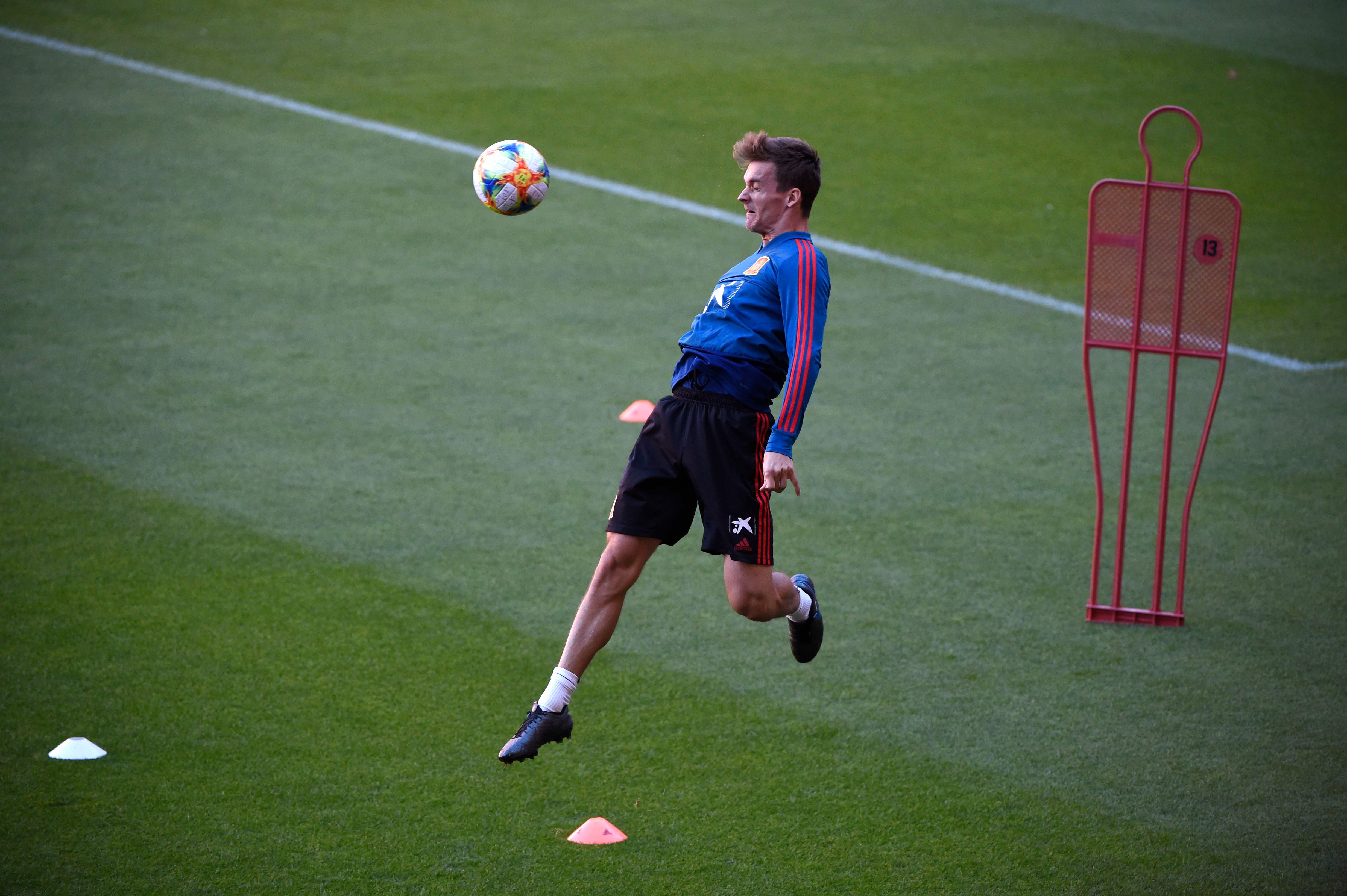 Bek Spanyol Diego Llorente