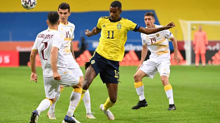 Bombardir Pertahanan Slovakia, Isak Raih Star of The Match 