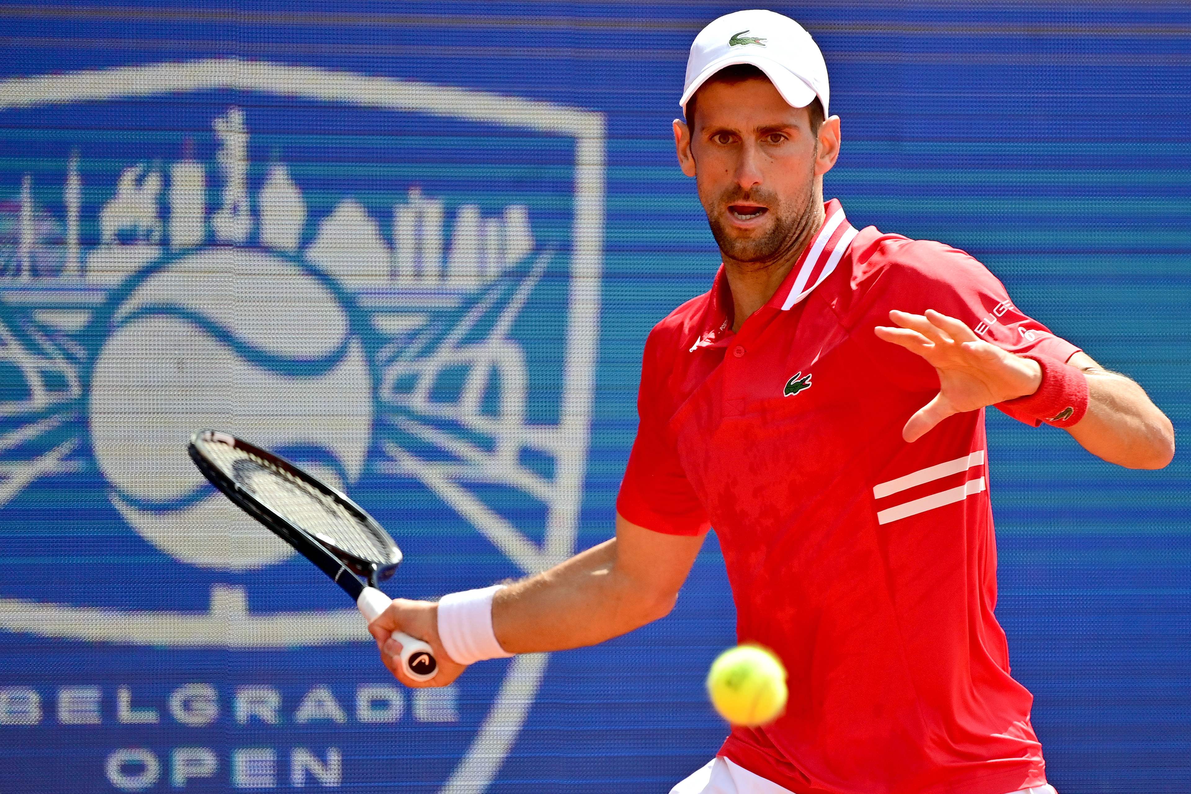 Aksi petenis nomor satu dunia asal Serbia, Novak Djokovic, saat mengikuti turnamen Belgrade Terbuka.